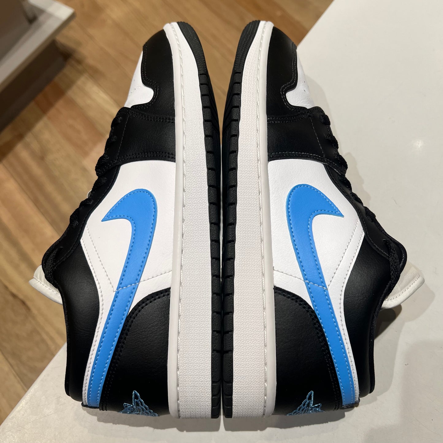 Jordan 1 Low Black University Blue White Pre-owned M US10