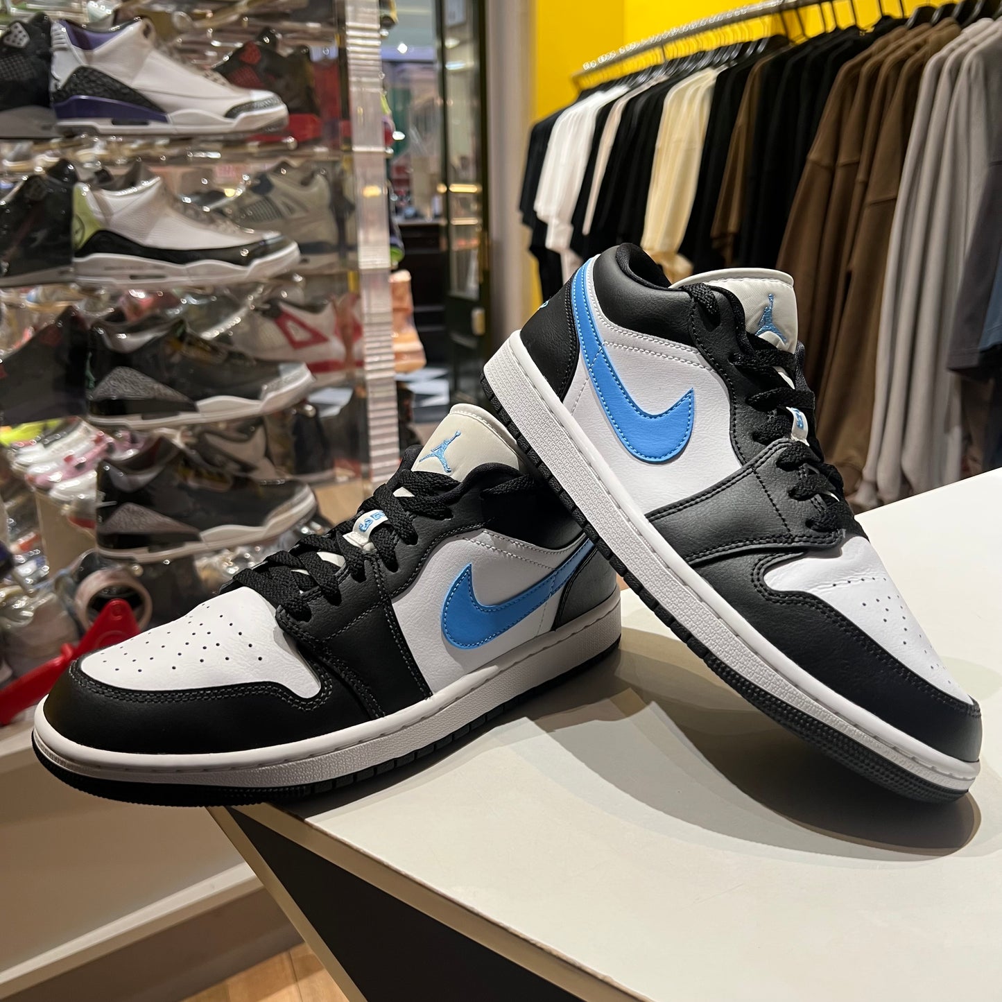Jordan 1 Low Black University Blue White Pre-owned M US10