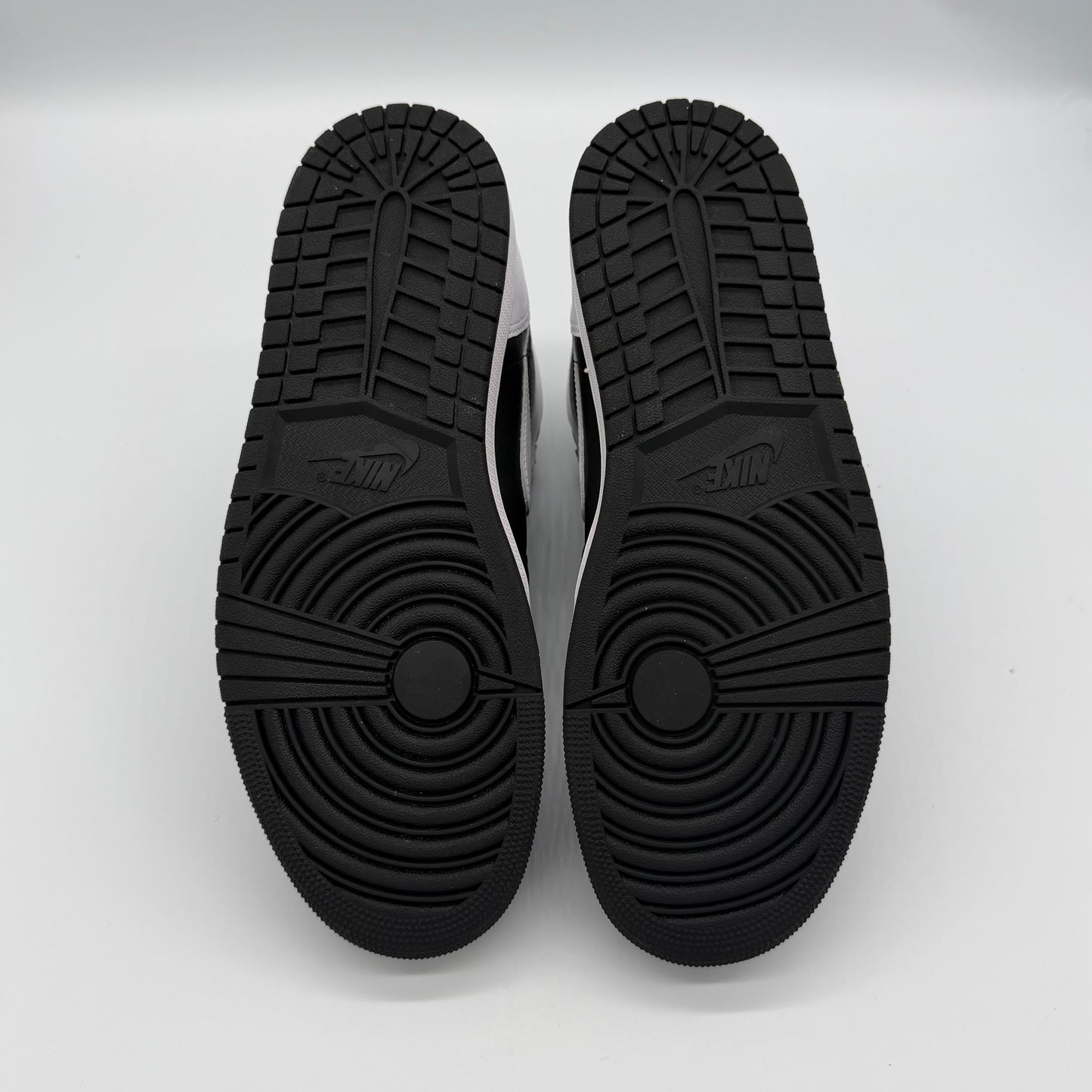 Jordan 1 Retro High OG Black White Pre-owned US11