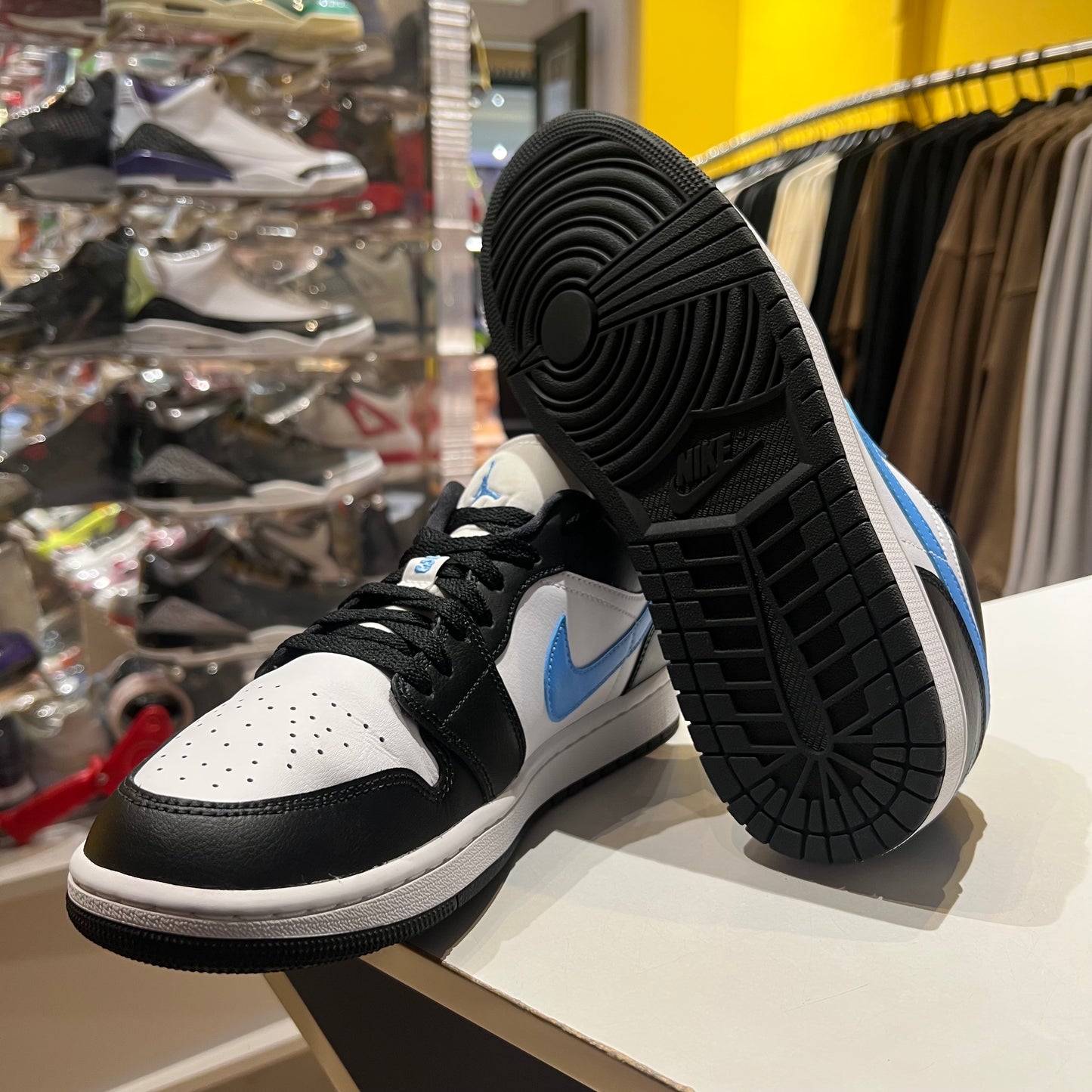 Jordan 1 Low Black University Blue White Pre-owned M US10