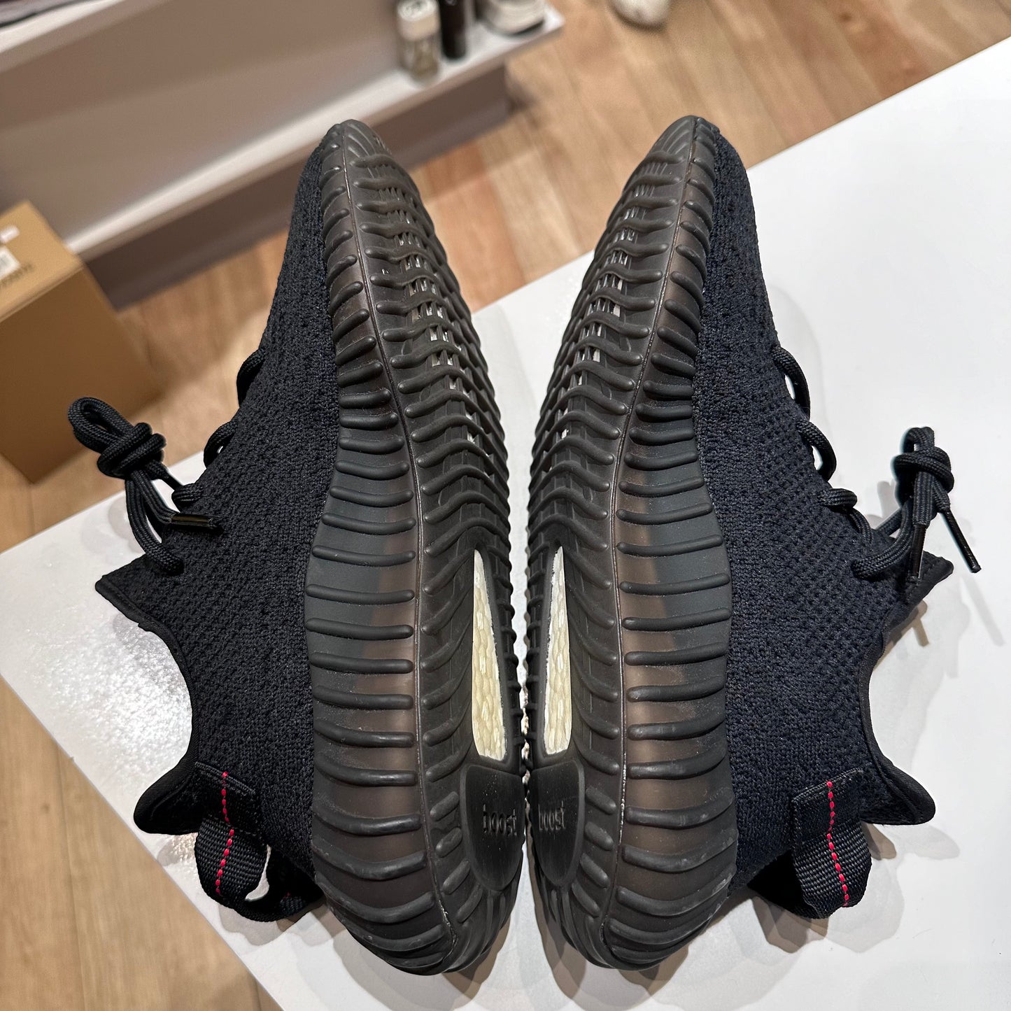 adidas Yeezy Boost 350 V2 Black Red (2017/2020) Pre-Owned
