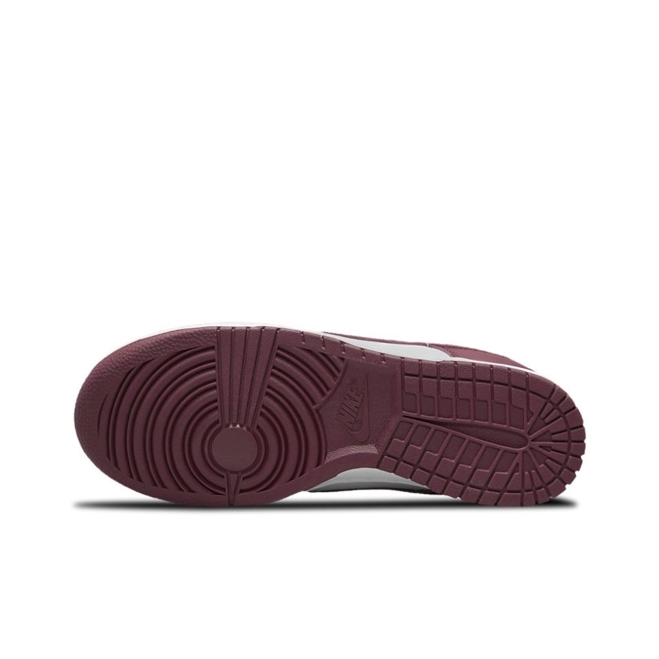 Nike Dunk Low Bordeaux (W)