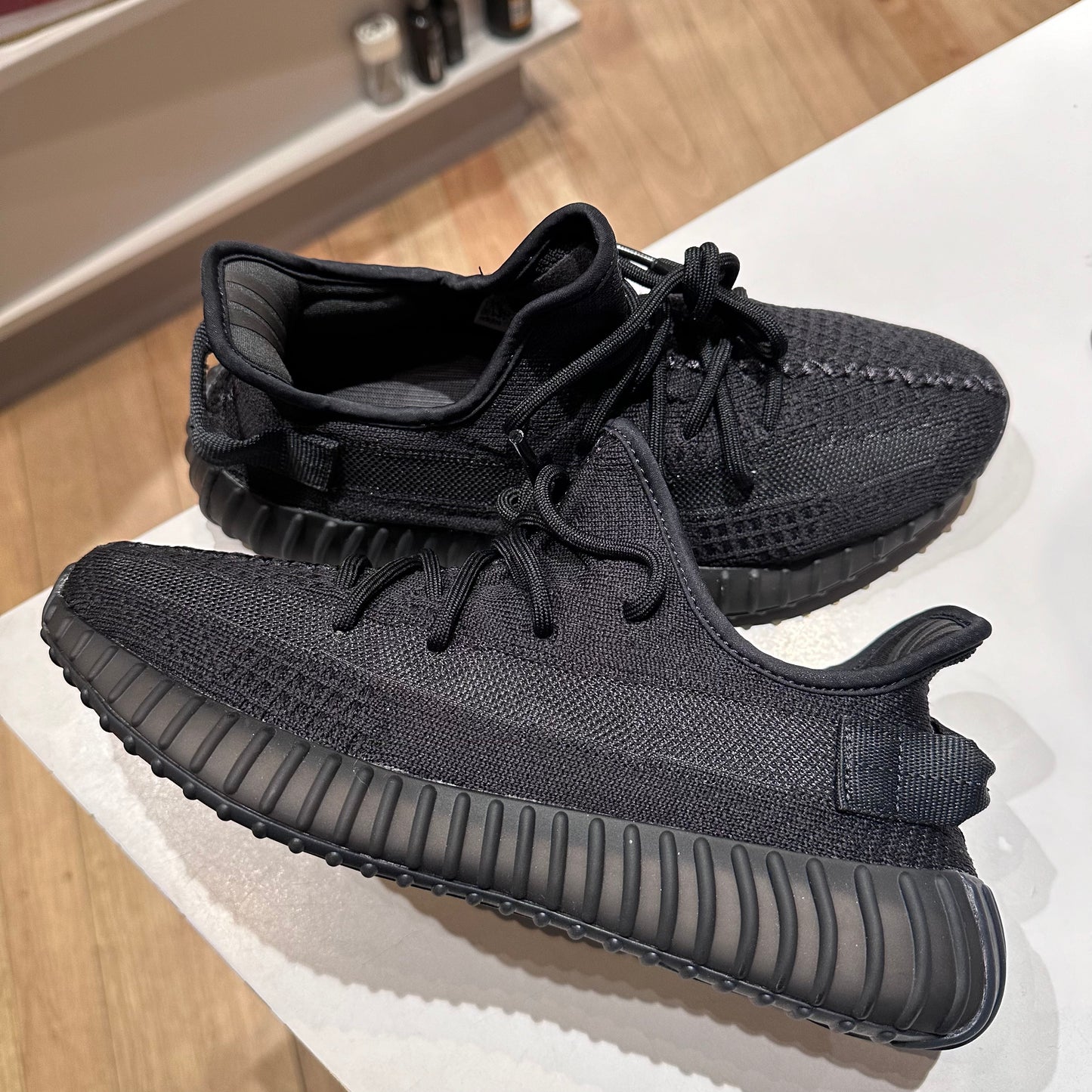 adidas Yeezy Boost 350 V2 Onyx (2022/2023) Pre-owned US 8.5