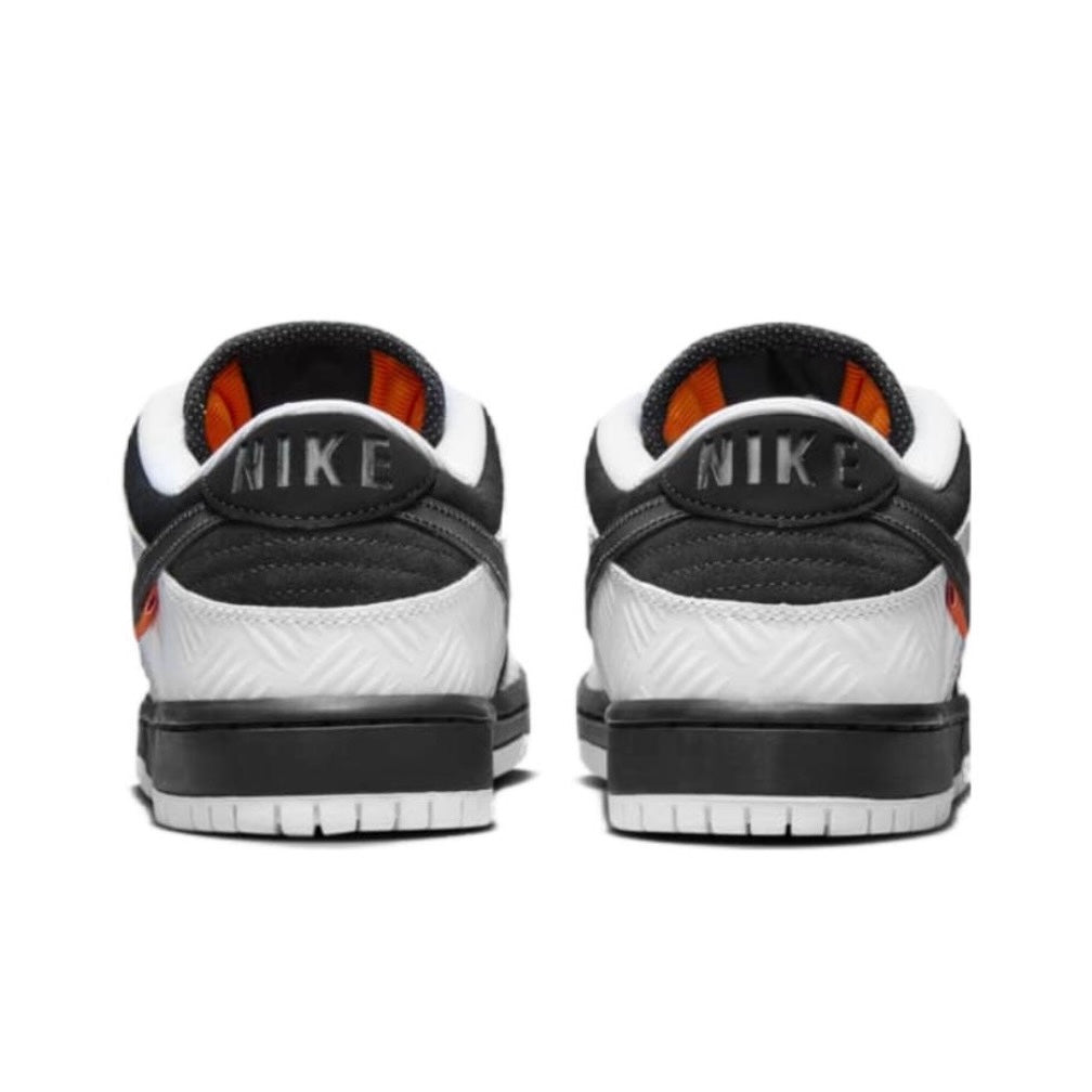 Nike SB Dunk Low TIGHTBOOTH