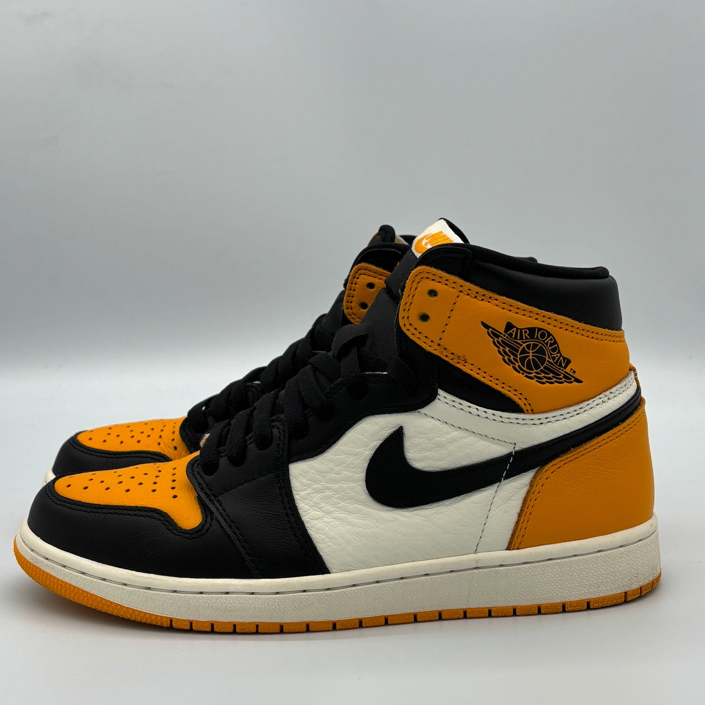 Jordan 1 Retro High OG Taxi Pre-Owned US8.5