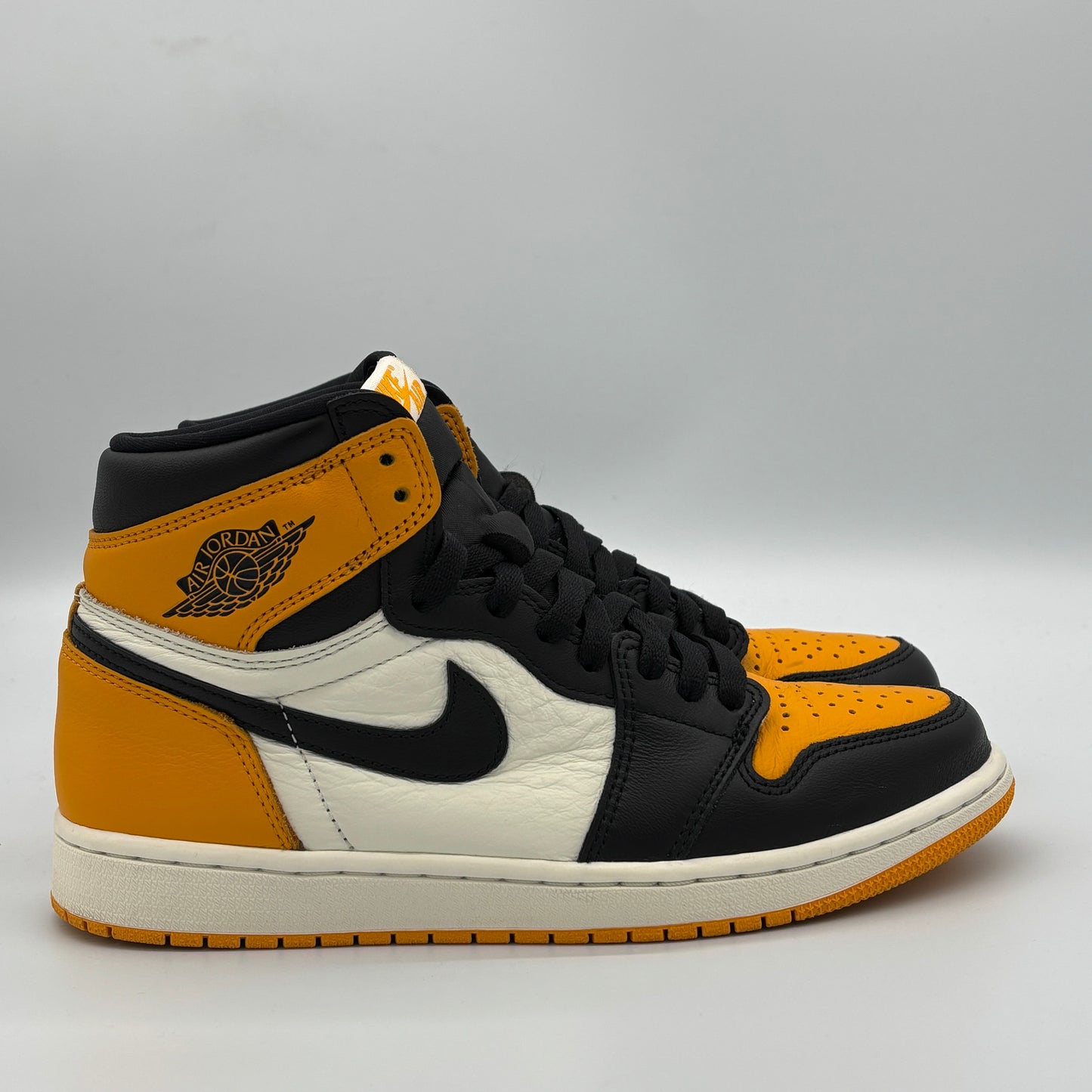 Jordan 1 Retro High OG Taxi Pre-Owned US8.5