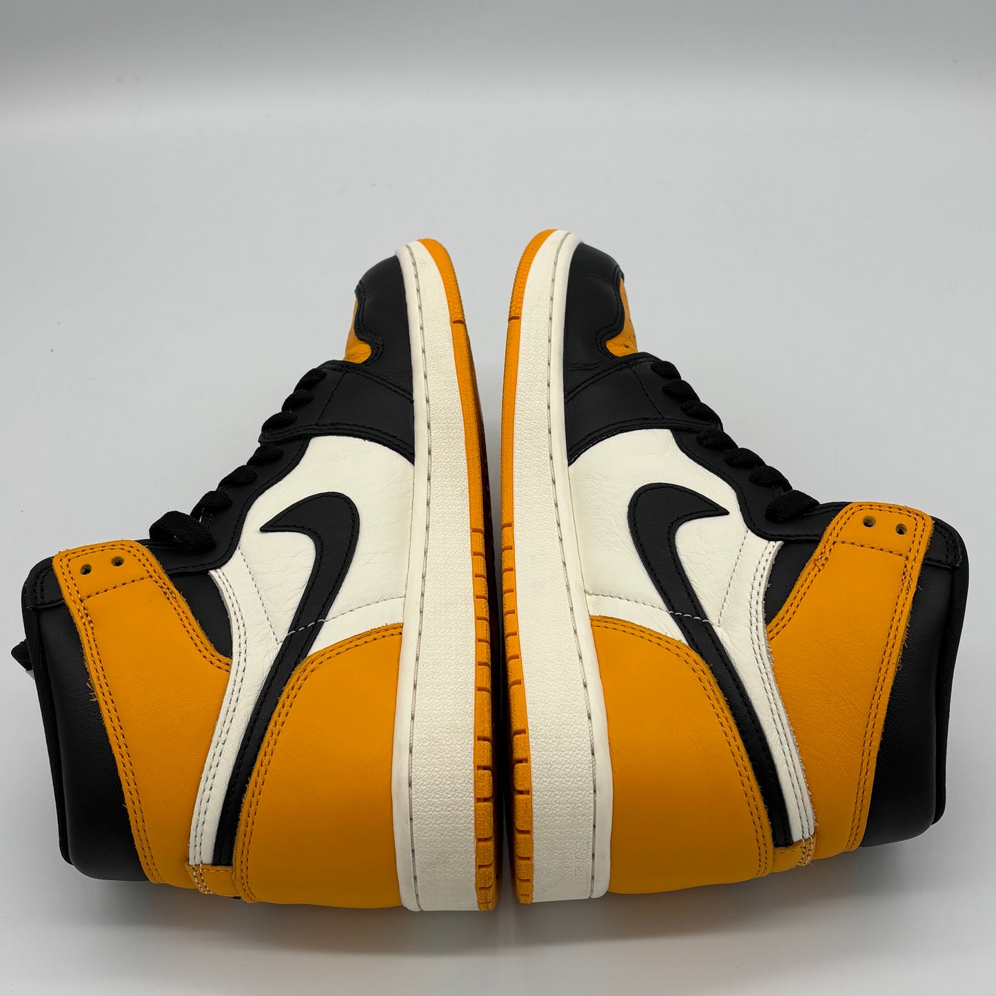 Jordan 1 Retro High OG Taxi Pre-Owned US8.5