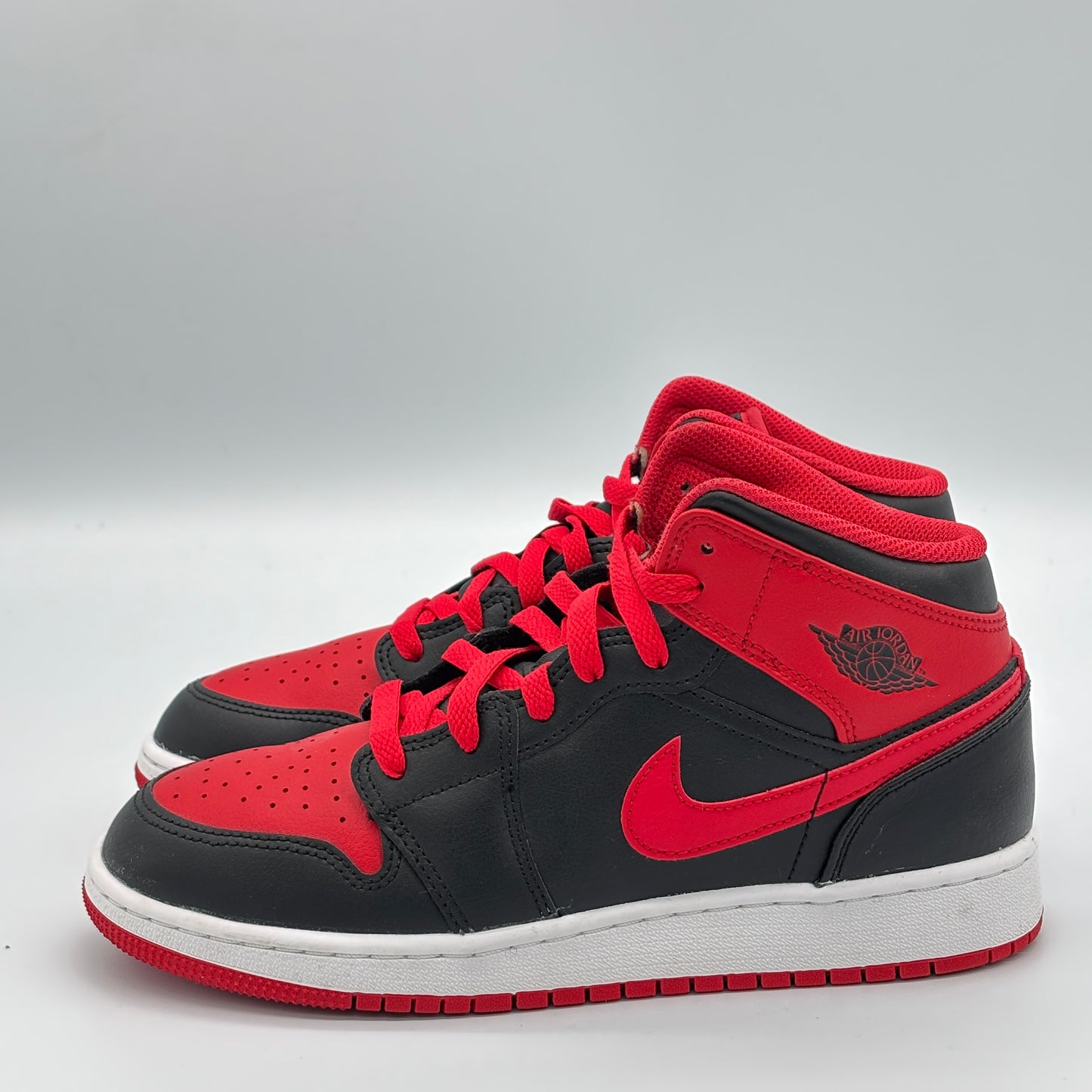 Jordan 1 Mid Alternate Bred Pre-owned US6Y
