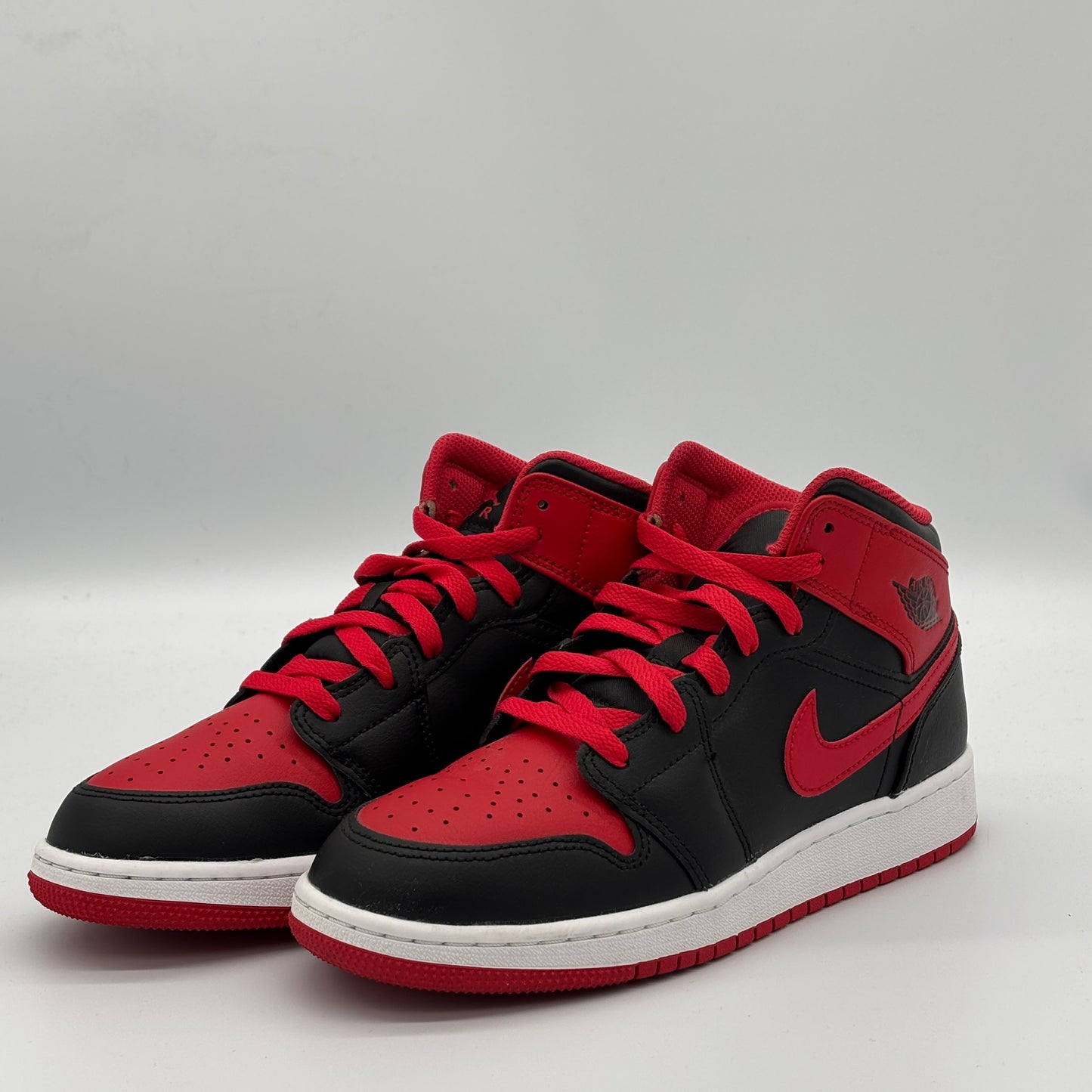 Jordan 1 Mid Alternate Bred Pre-owned US6Y