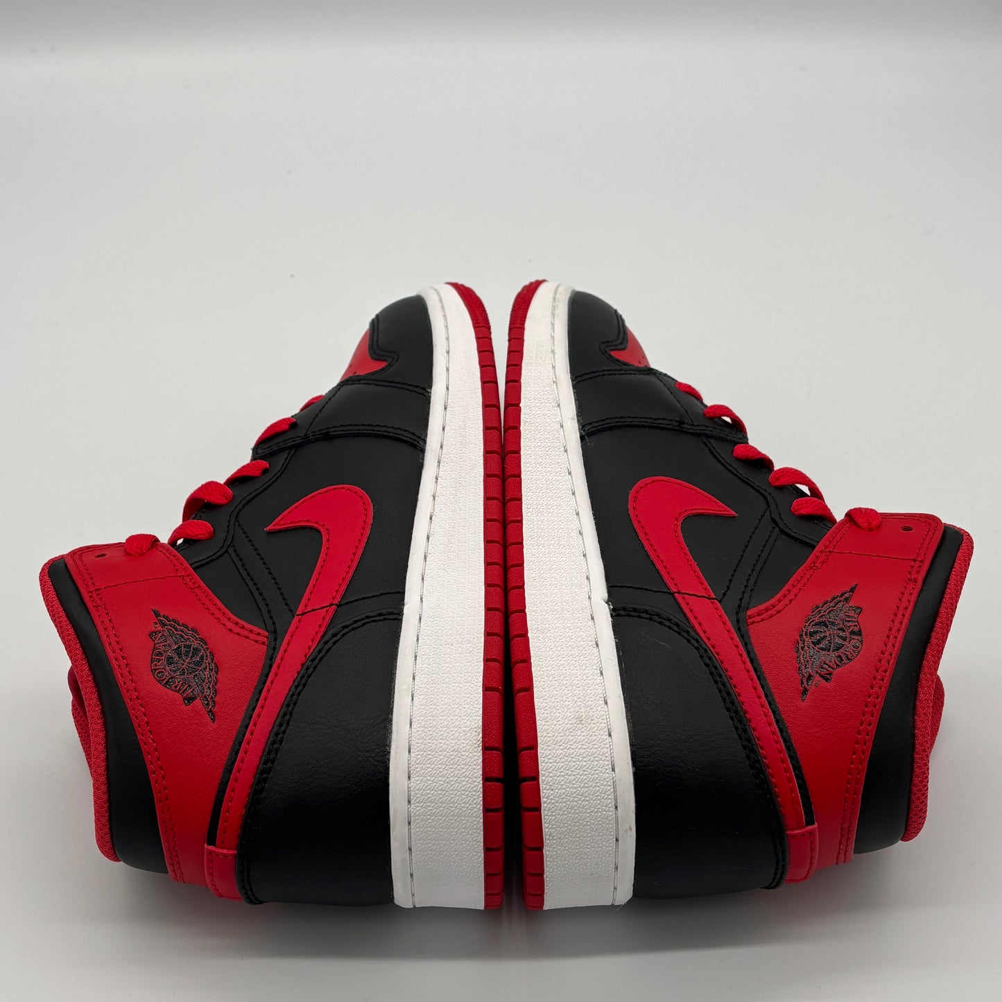 Jordan 1 Mid Alternate Bred Pre-owned US6Y