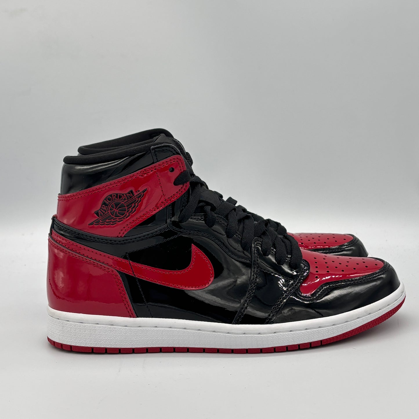 Jordan 1 Retro High OG Patent Bred Pre-owned US 8