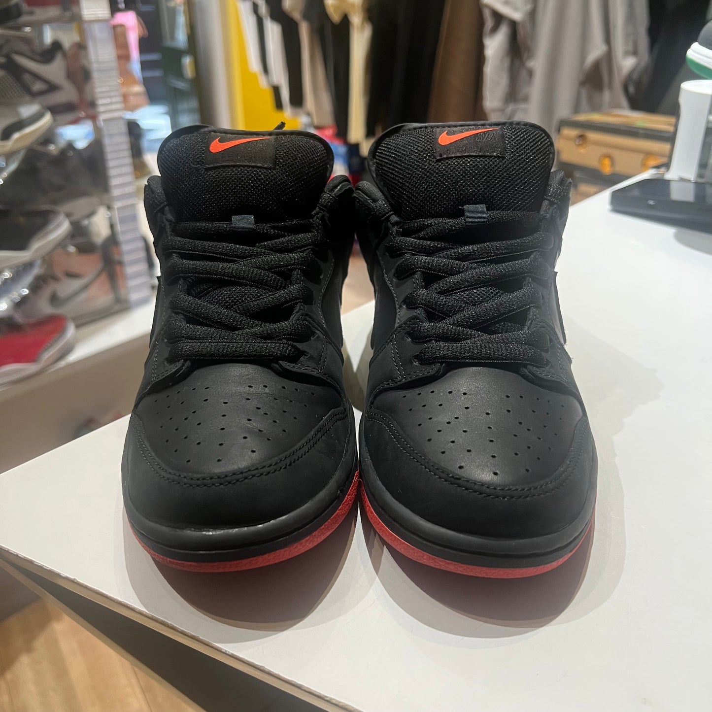 Nike SB Dunk Low Black Pigeon Pre-owned US10.5