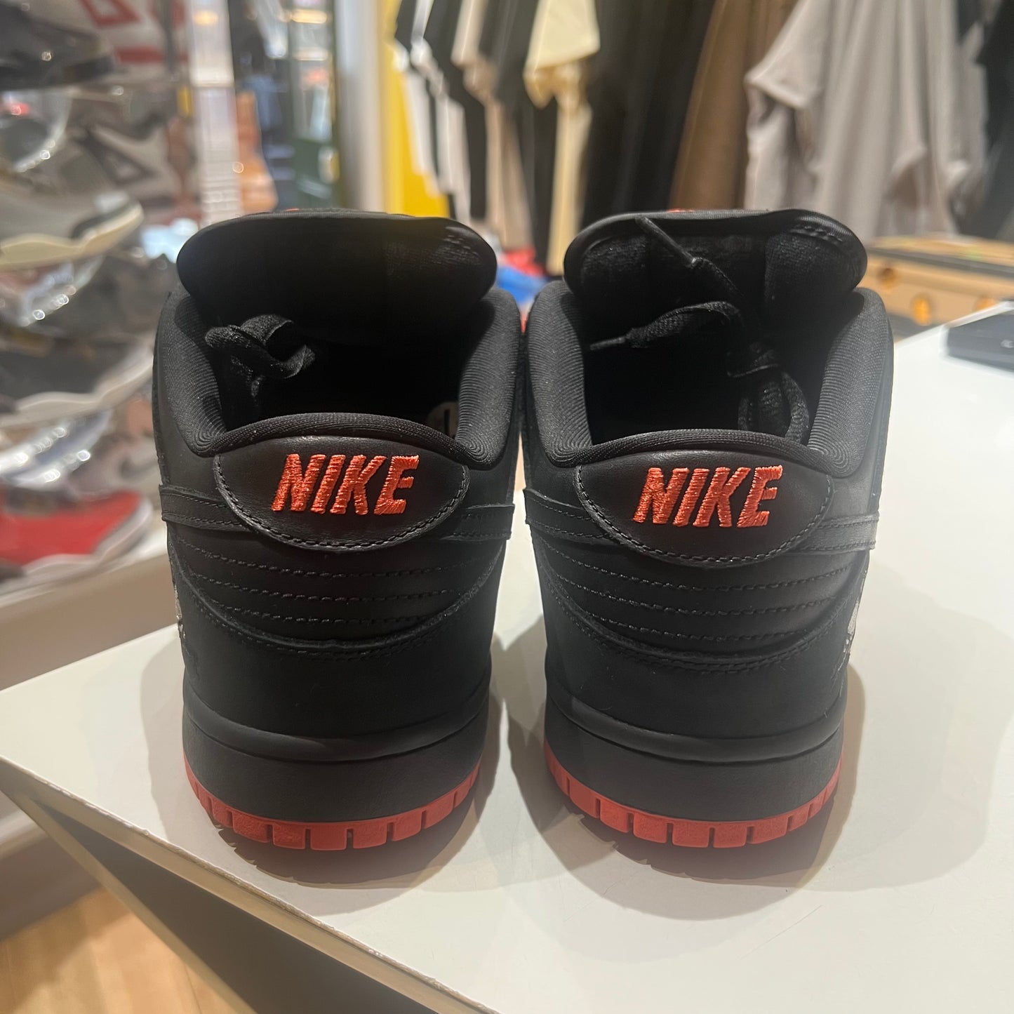 Nike SB Dunk Low Black Pigeon Pre-owned US10.5