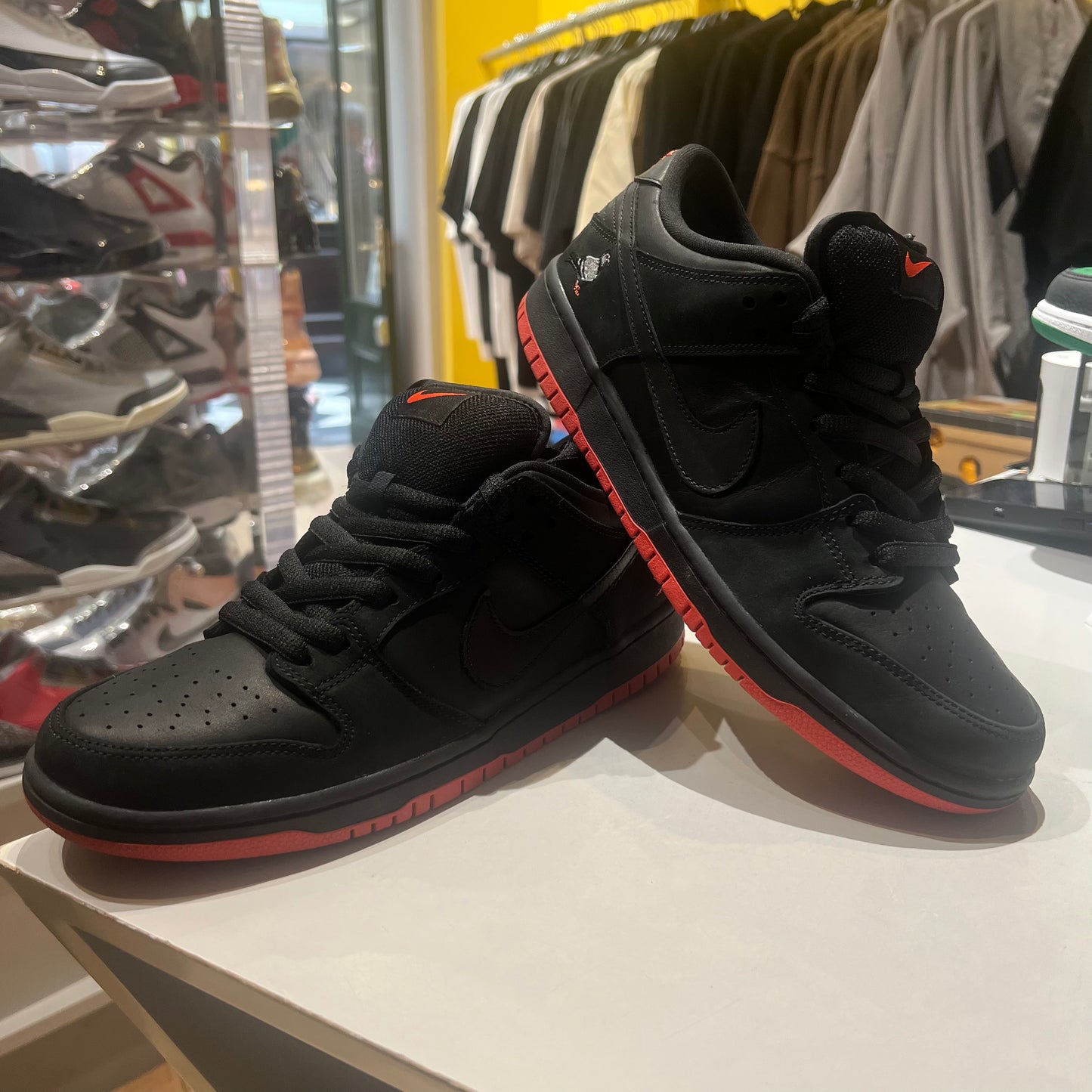 Nike SB Dunk Low Black Pigeon Pre-owned US10.5