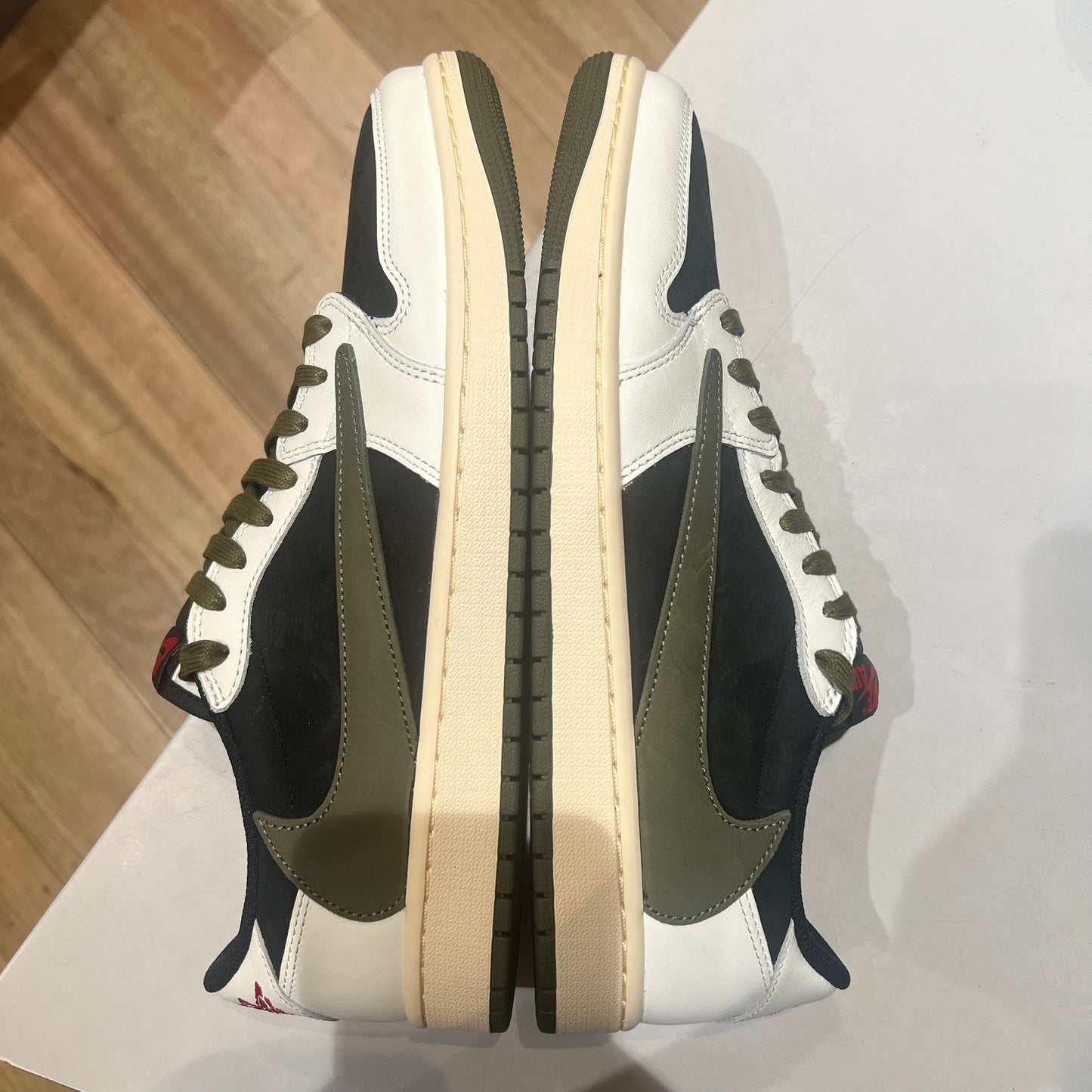 Jordan 1 Retro Low OG SP Travis Scott Olive (Women’s) Pre-owned WUS12/US10.5
