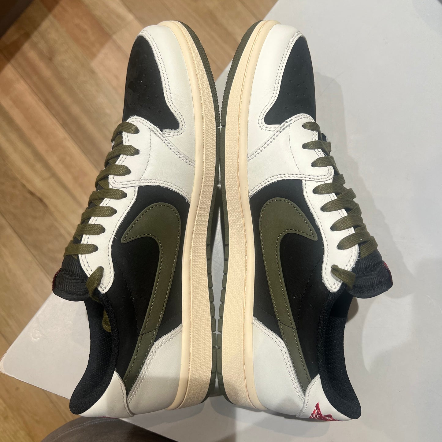 Jordan 1 Retro Low OG SP Travis Scott Olive (Women’s) Pre-owned WUS12/US10.5