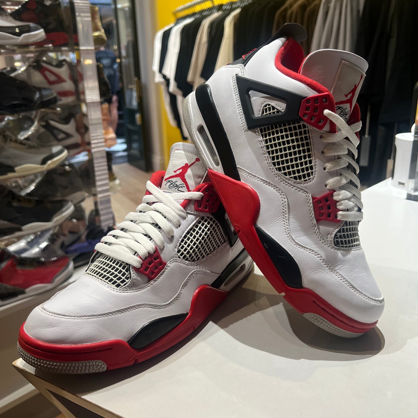Jordan 4 Retro Fire Red (2020) Pre-owned US 10.5