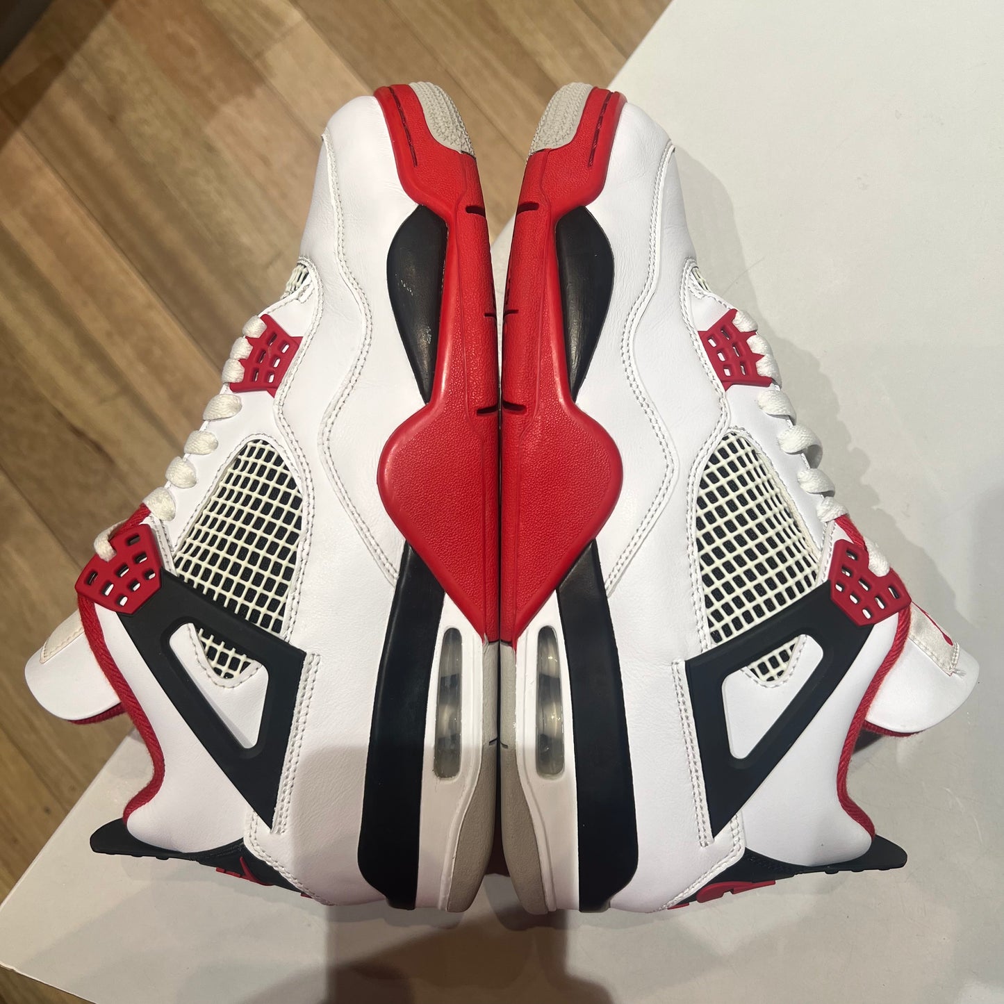 Jordan 4 Retro Fire Red (2020) Pre-owned US 10.5