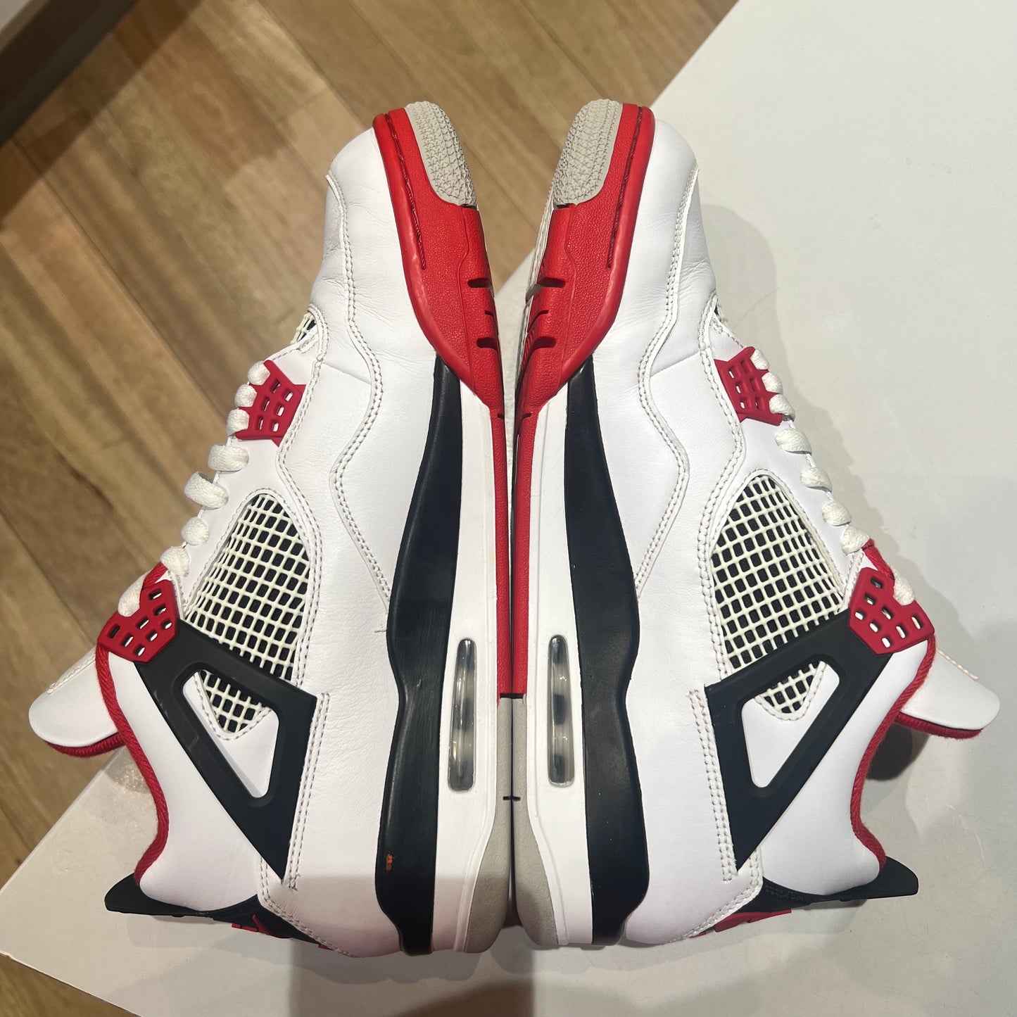 Jordan 4 Retro Fire Red (2020) Pre-owned US 10.5