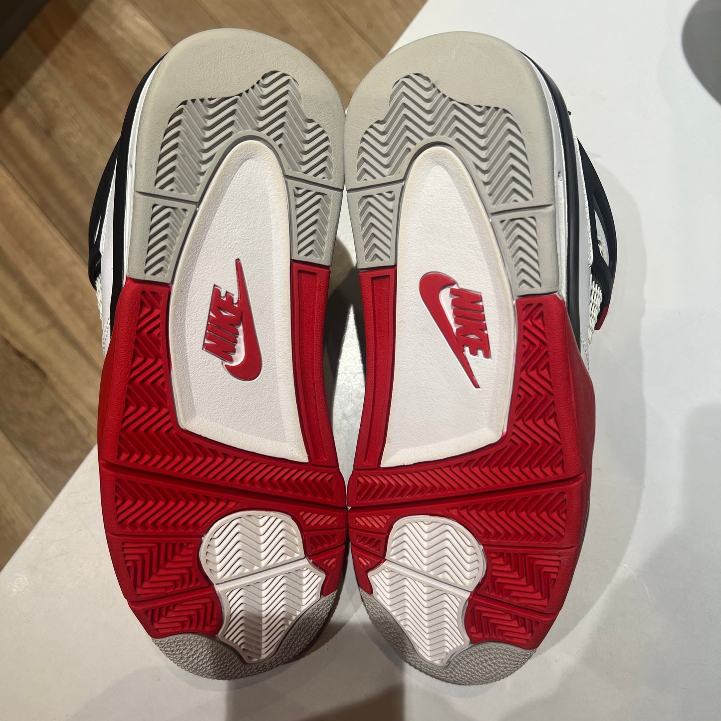 Jordan 4 Retro Fire Red (2020) Pre-owned US 10.5
