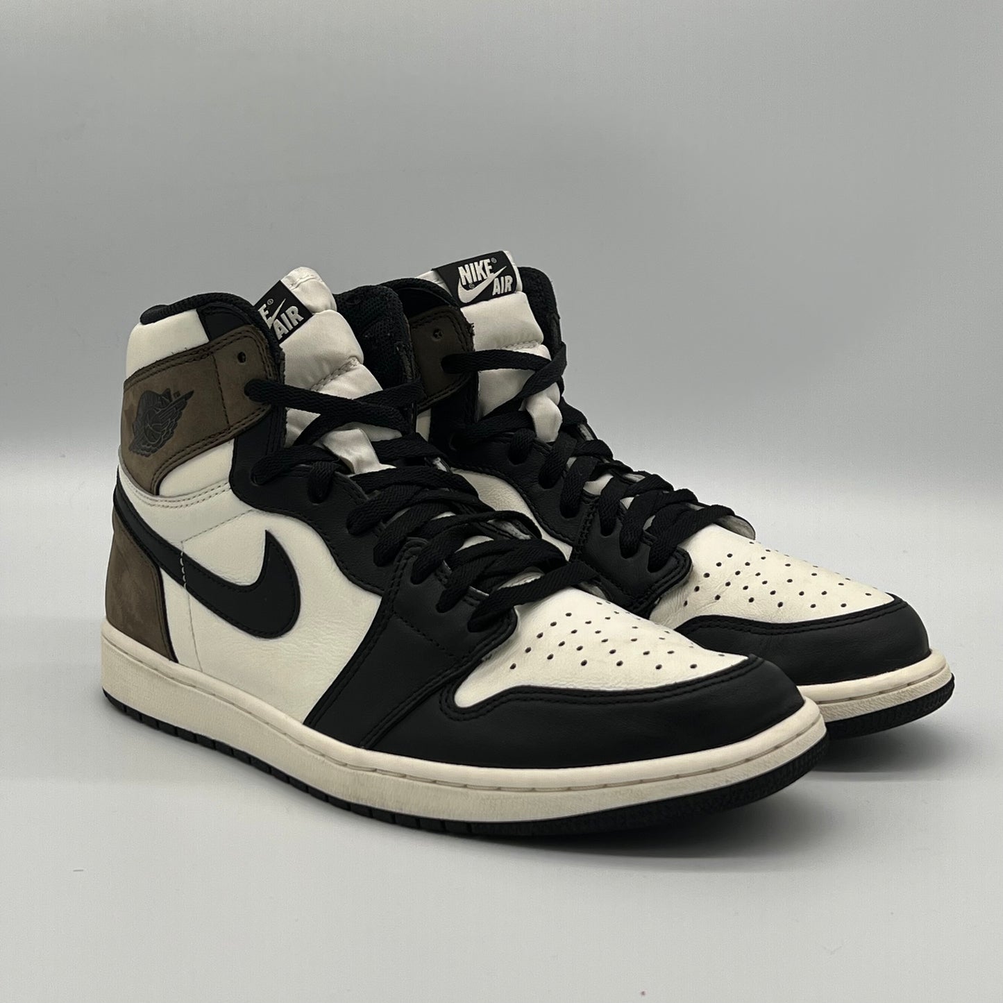 Jordan 1 Retro High Dark Mocha Pre-owned US12