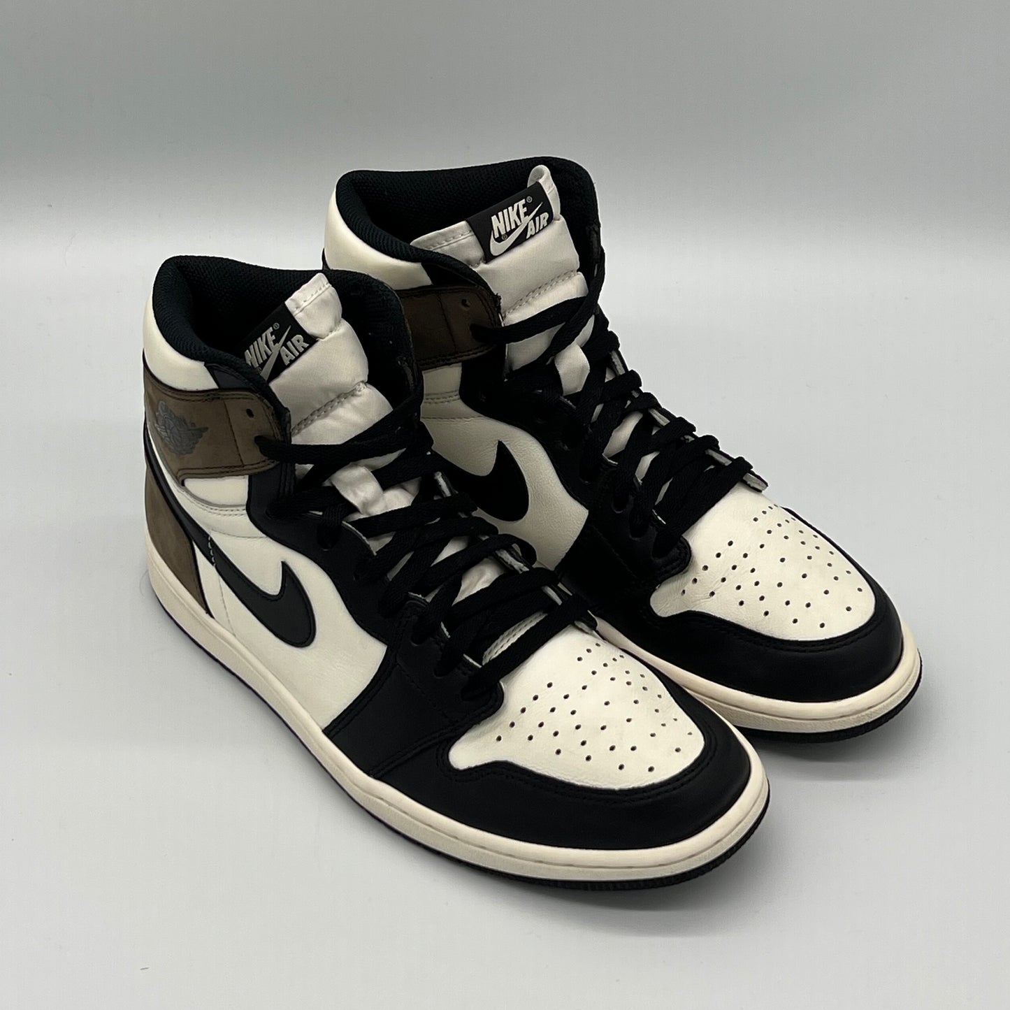 Jordan 1 Retro High Dark Mocha Pre-owned US12