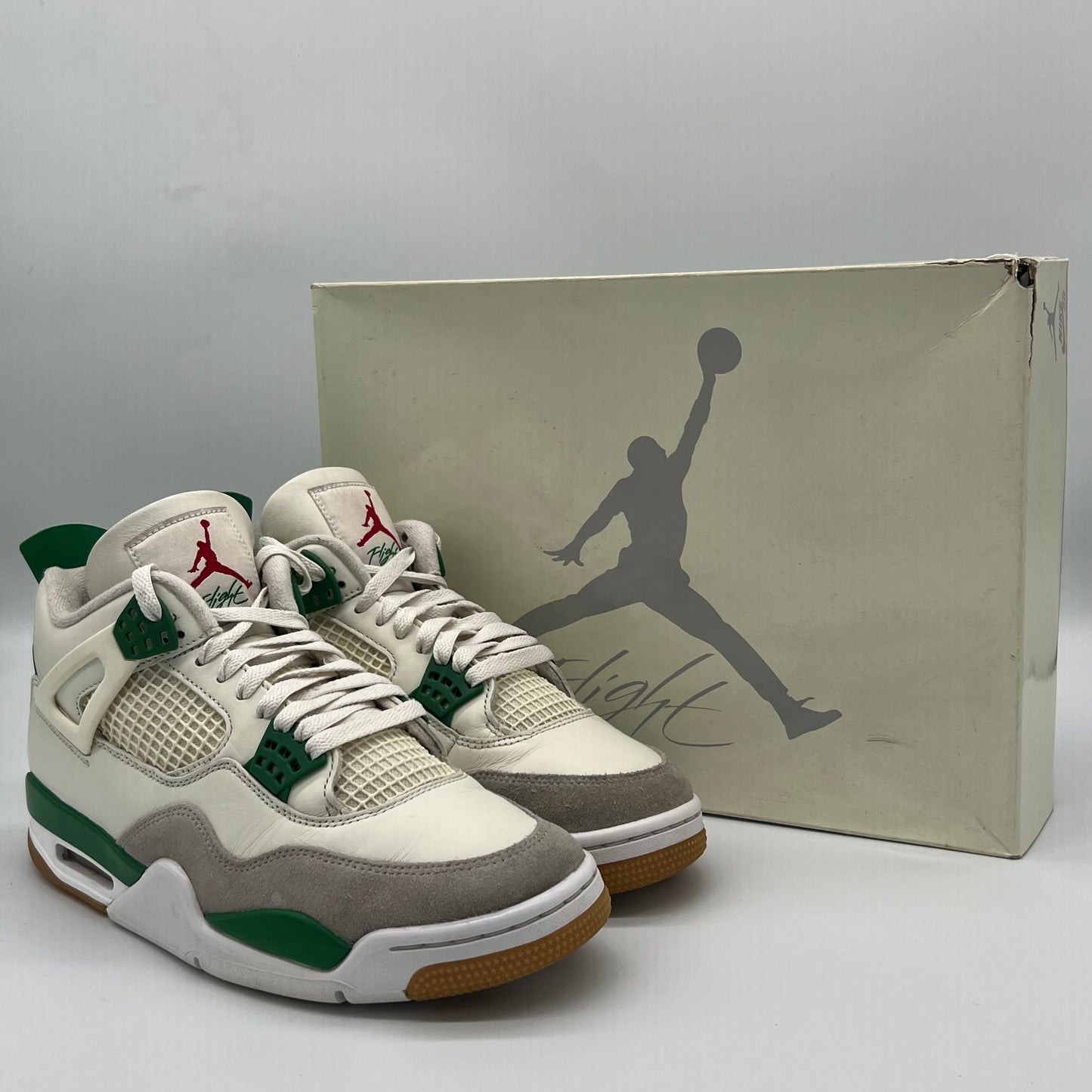 Jordan 4 Retro SB Pine Green Pre-owned US9