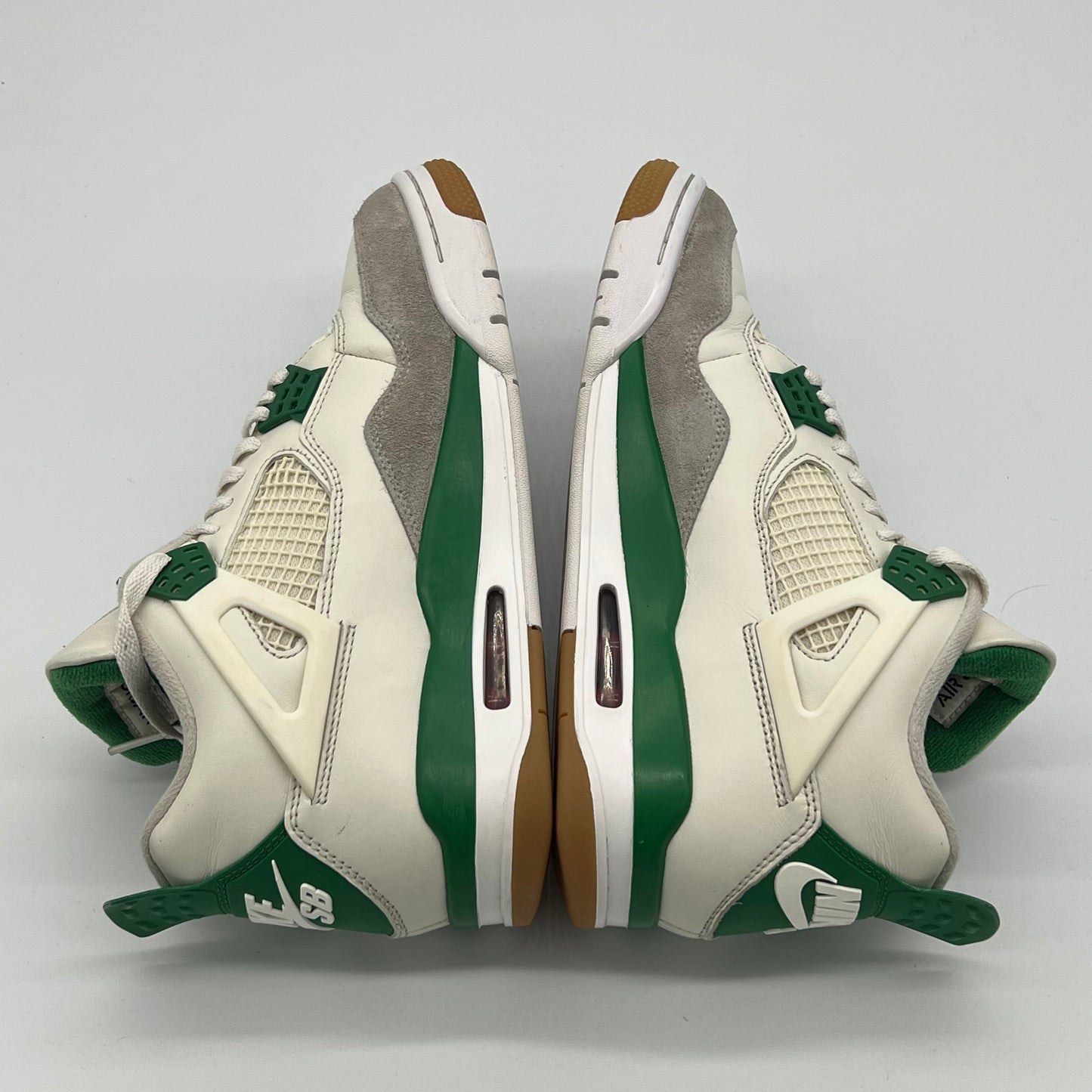 Jordan 4 Retro SB Pine Green Pre-owned US9