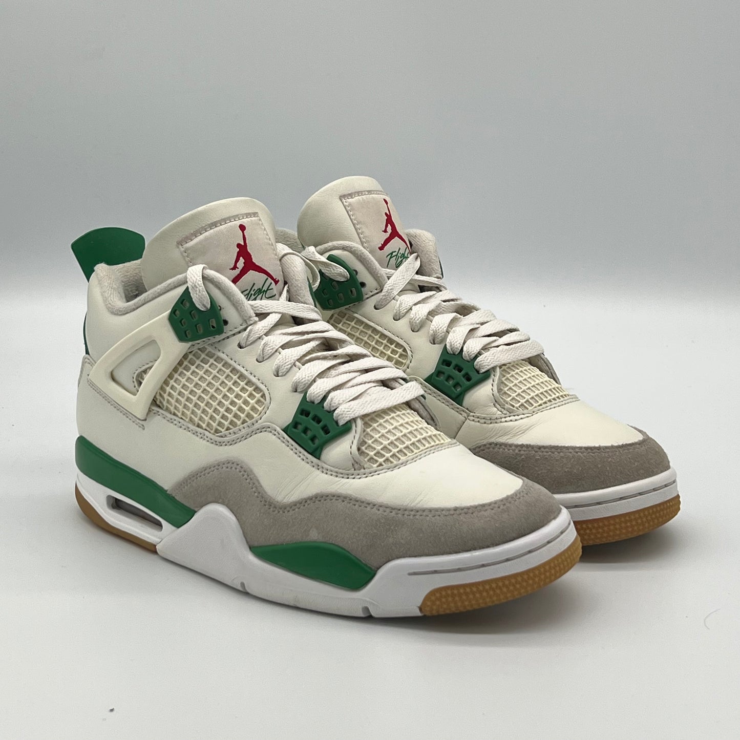 Jordan 4 Retro SB Pine Green Pre-owned US9