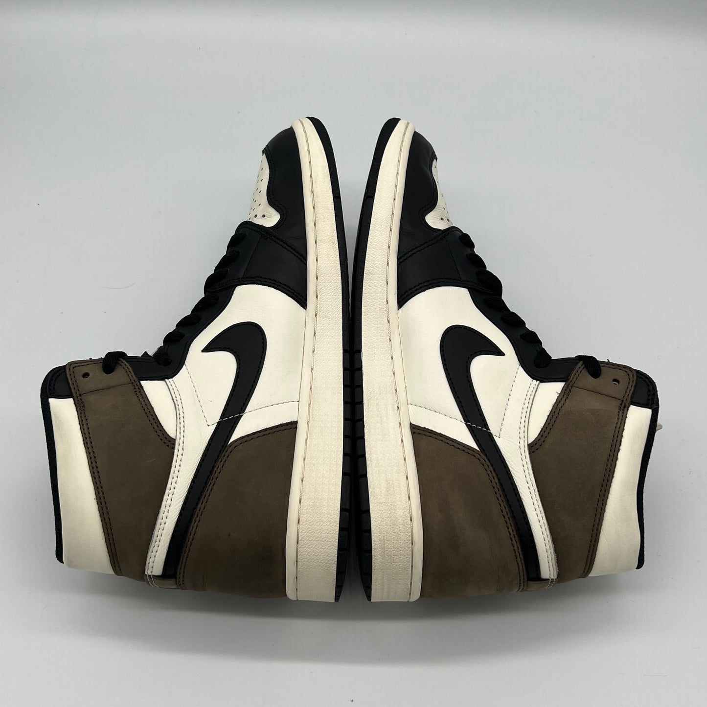 Jordan 1 Retro High Dark Mocha Pre-owned US12