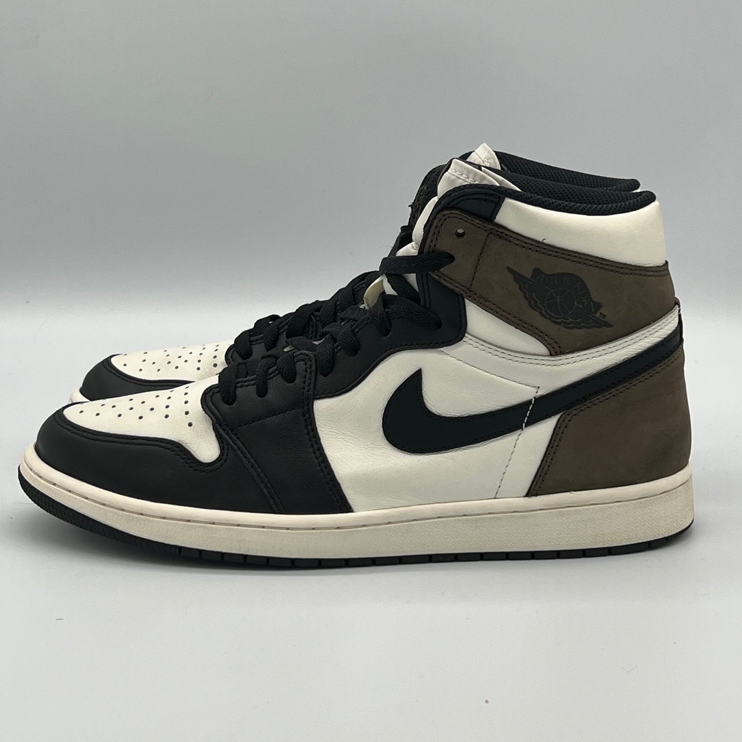 Jordan 1 Retro High Dark Mocha Pre-owned US12