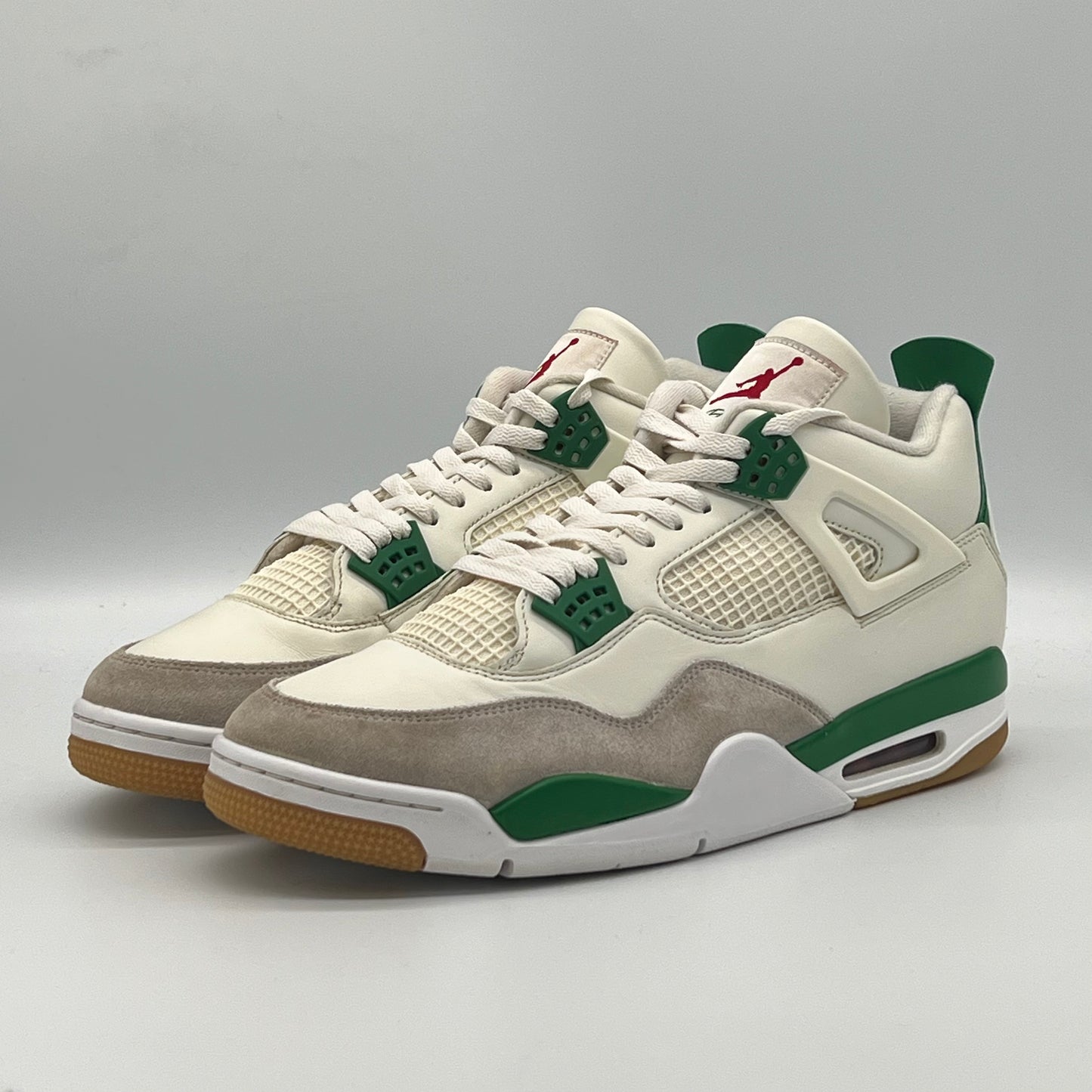 Jordan 4 Retro SB Pine Green Pre-owned US13