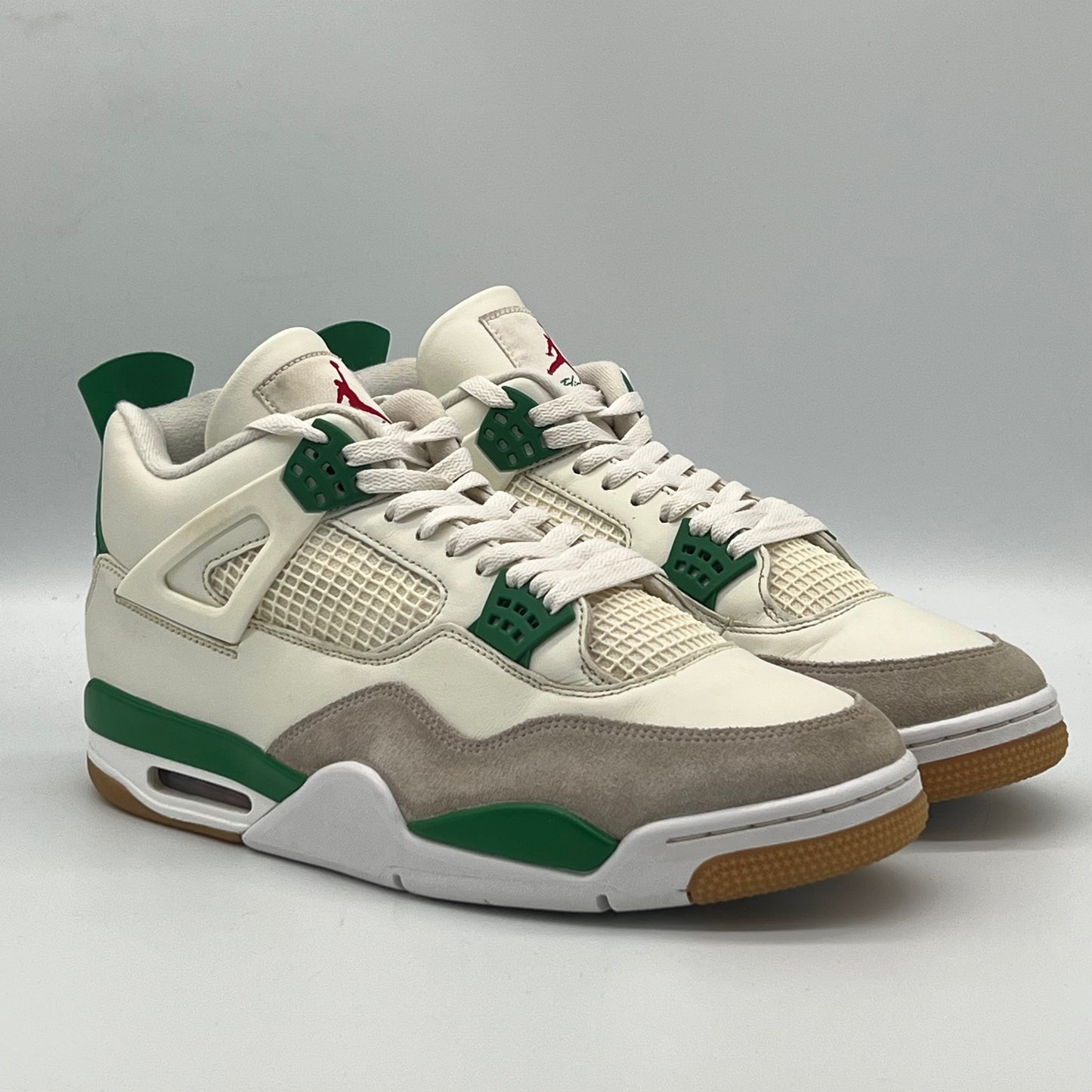 Jordan 4 Retro SB Pine Green Pre-owned US13