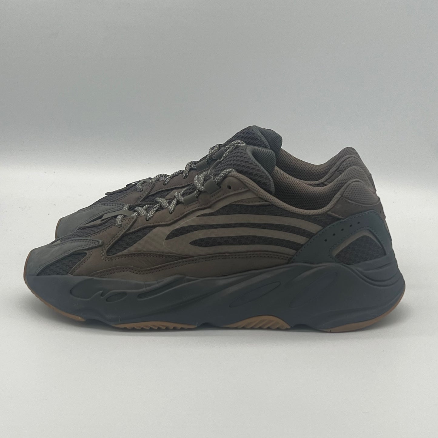 adidas Yeezy Boost 700 V2 Geode Pre-owned US13