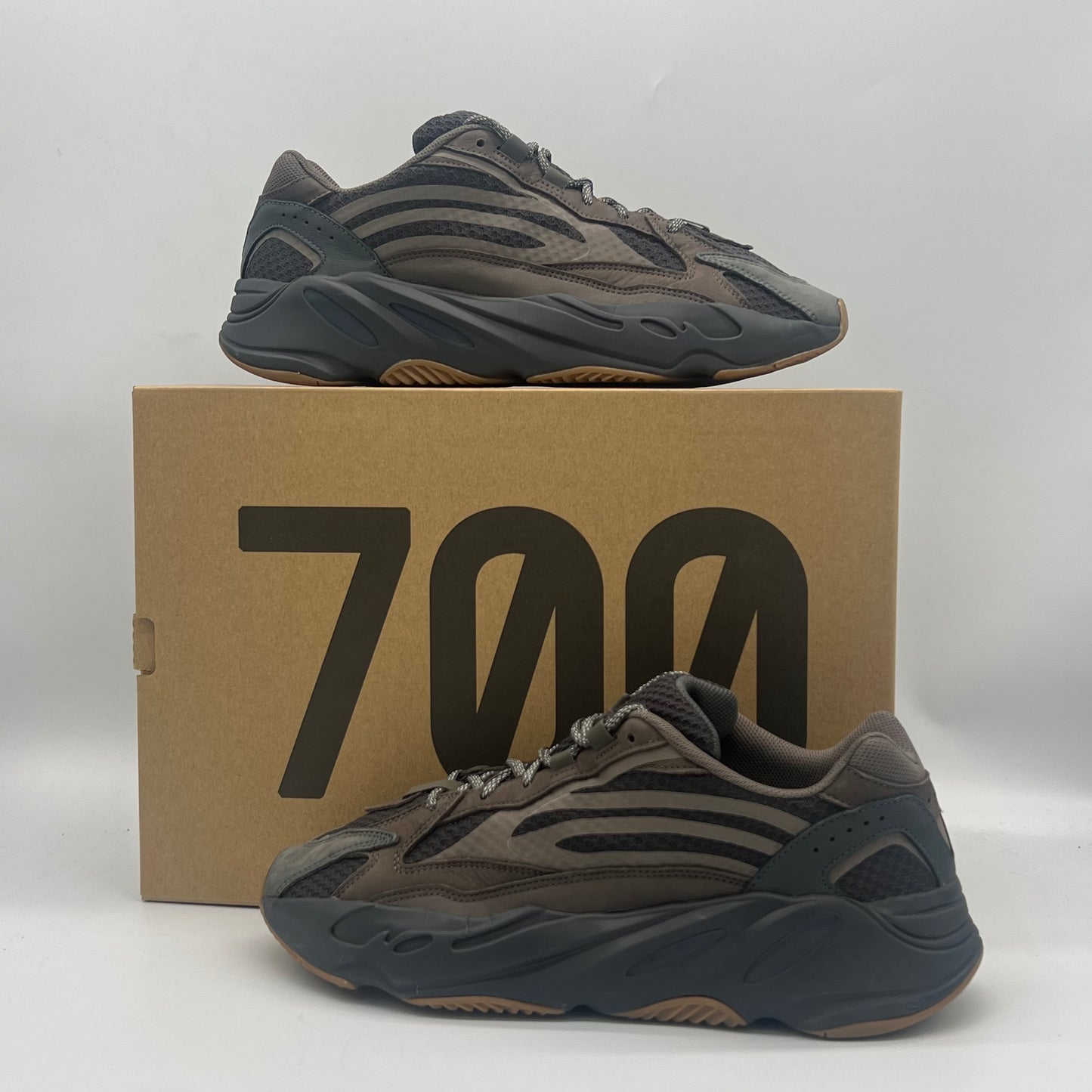 adidas Yeezy Boost 700 V2 Geode Pre-owned US13