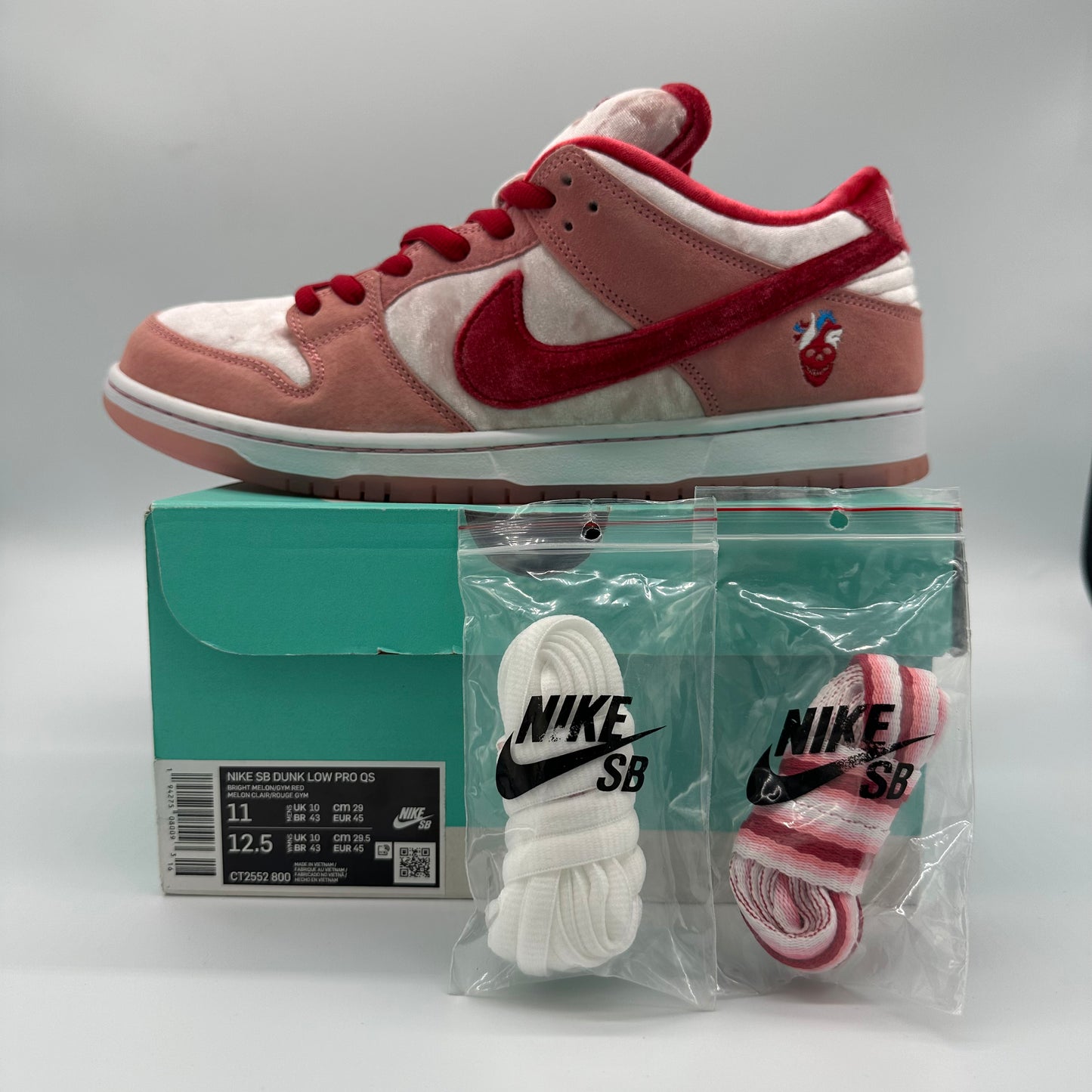 Nike SB Dunk Low StrangeLove Skateboards Pre-owned US 11