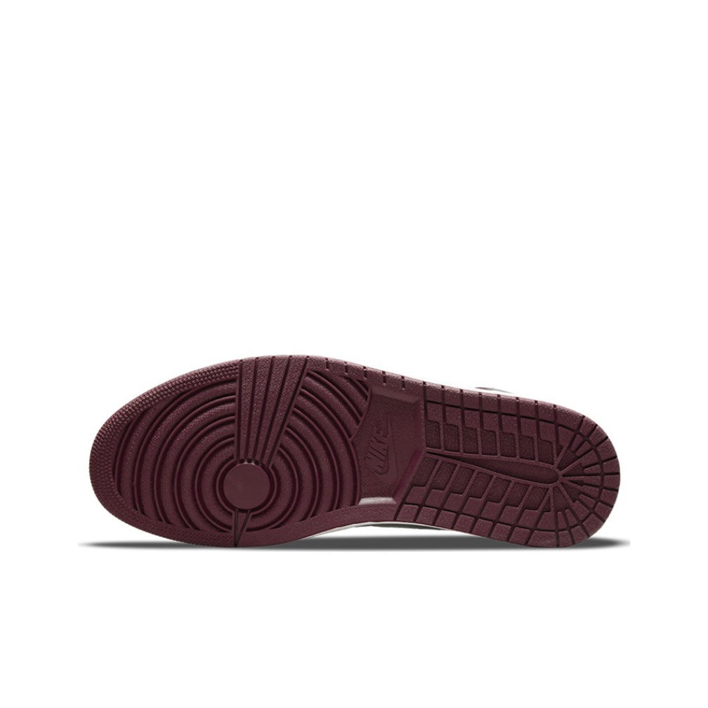 Jordan 1 Retro High OG Bordeaux