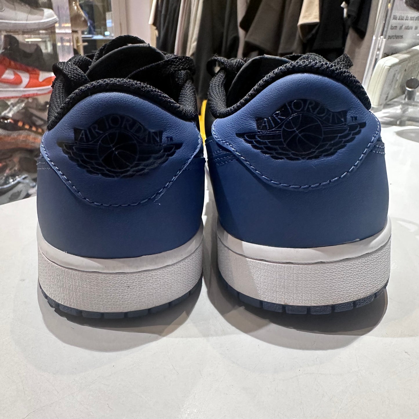 Jordan 1 Retro Low OG Mystic Navy Pre-owned US 9.5