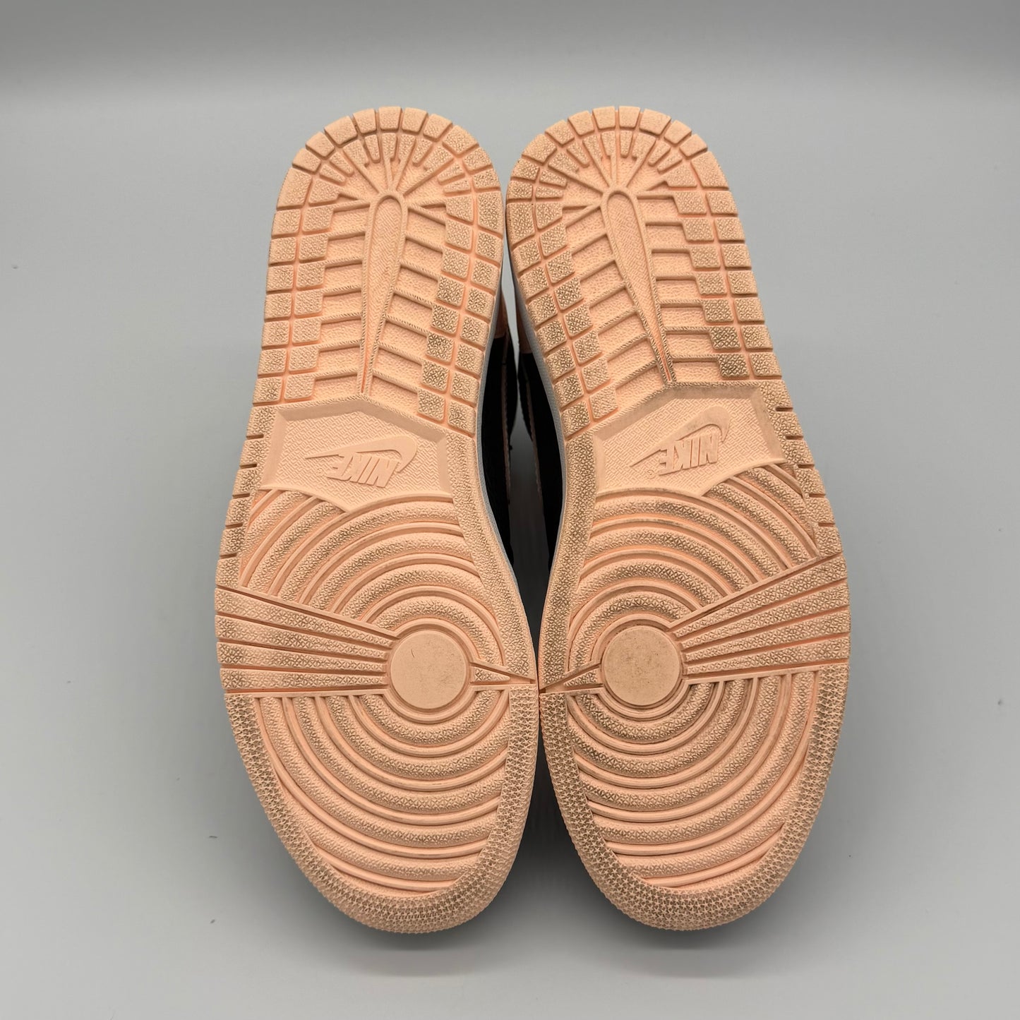 Jordan 1 Retro High Black Crimson Tint Pre-owned US 9