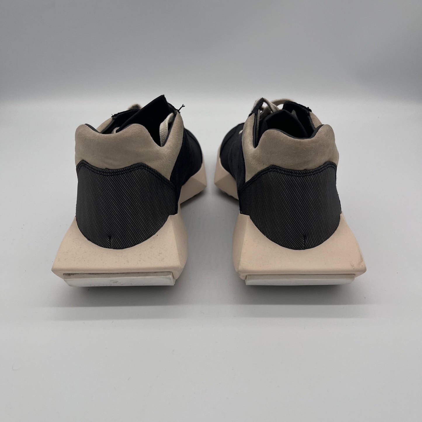 Rick Owens x Adidas Tech Runner White Blackk-Prek-owned US9