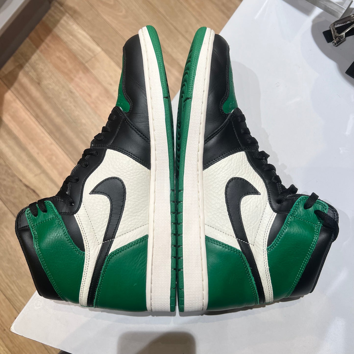 Jordan 1 Retro High Pine Green Pre-owned US14