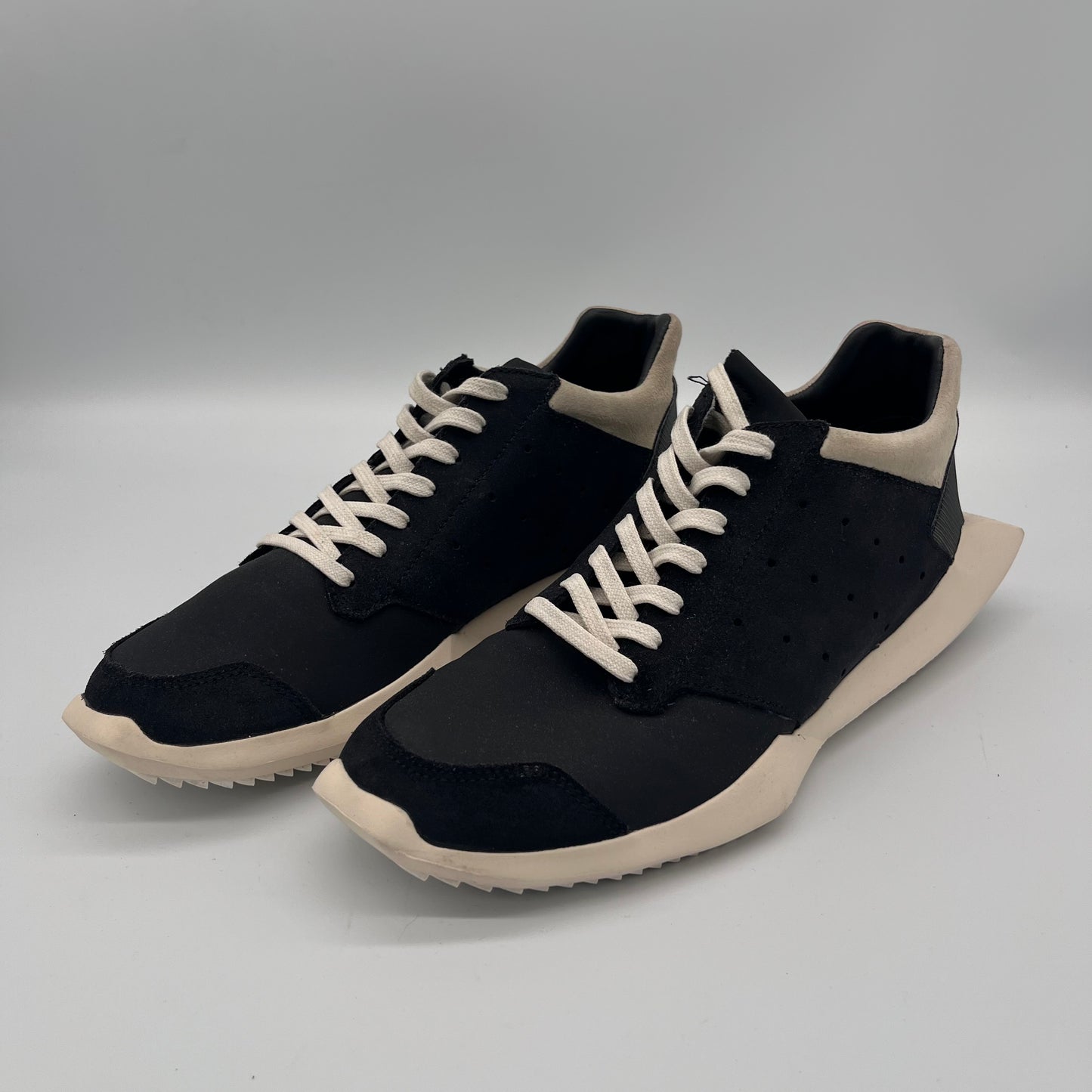 Rick Owens x Adidas Tech Runner White Blackk-Prek-owned US9