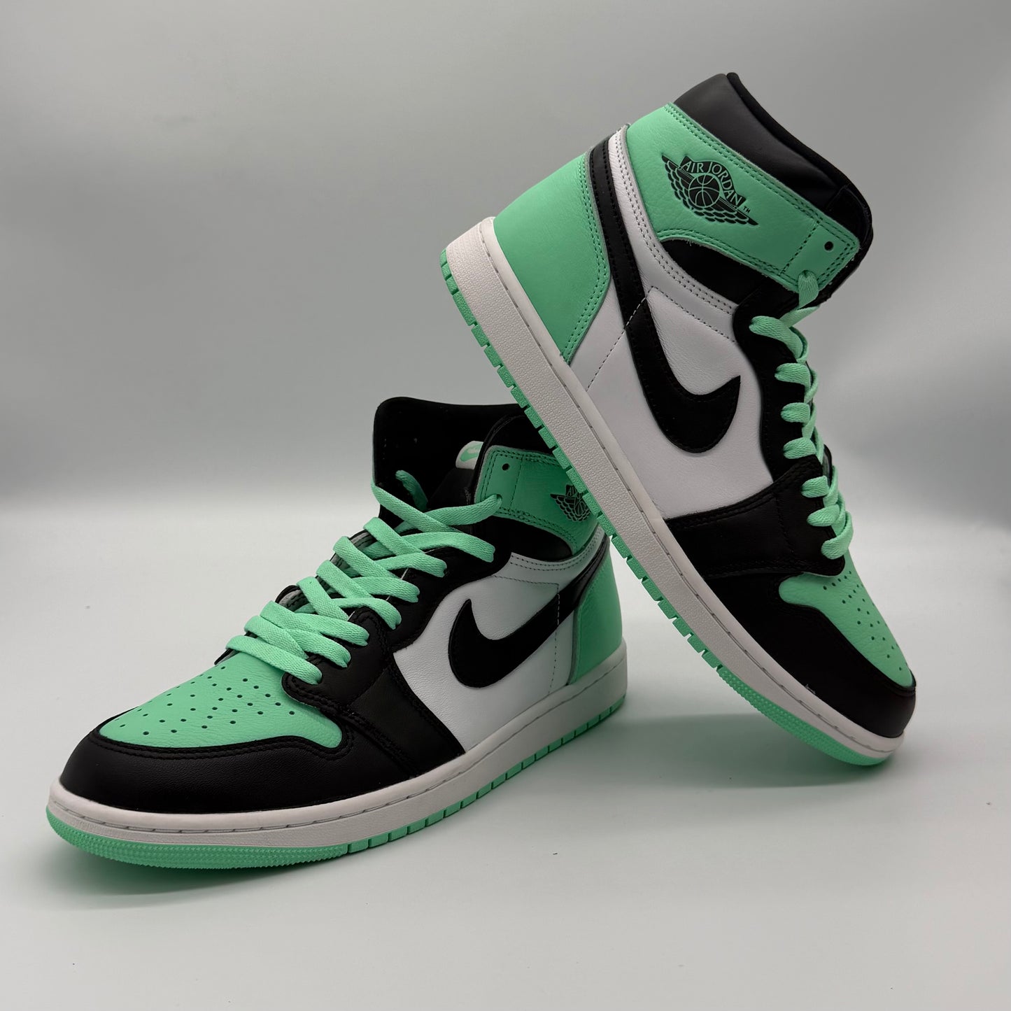 Jordan 1 Retro High OG Green Glow Pre-owned US11
