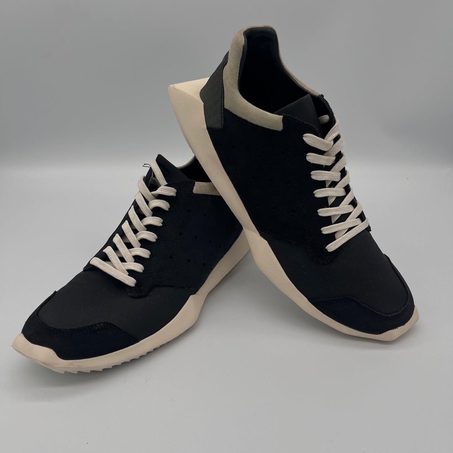 Rick Owens x Adidas Tech Runner White Blackk-Prek-owned US9