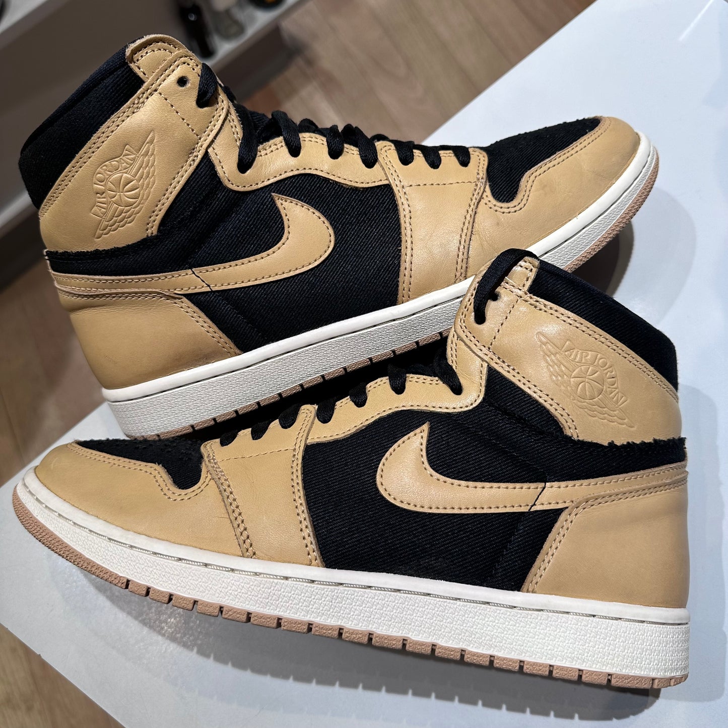 Jordan 1 Retro High OG Heirloom Pre-owned