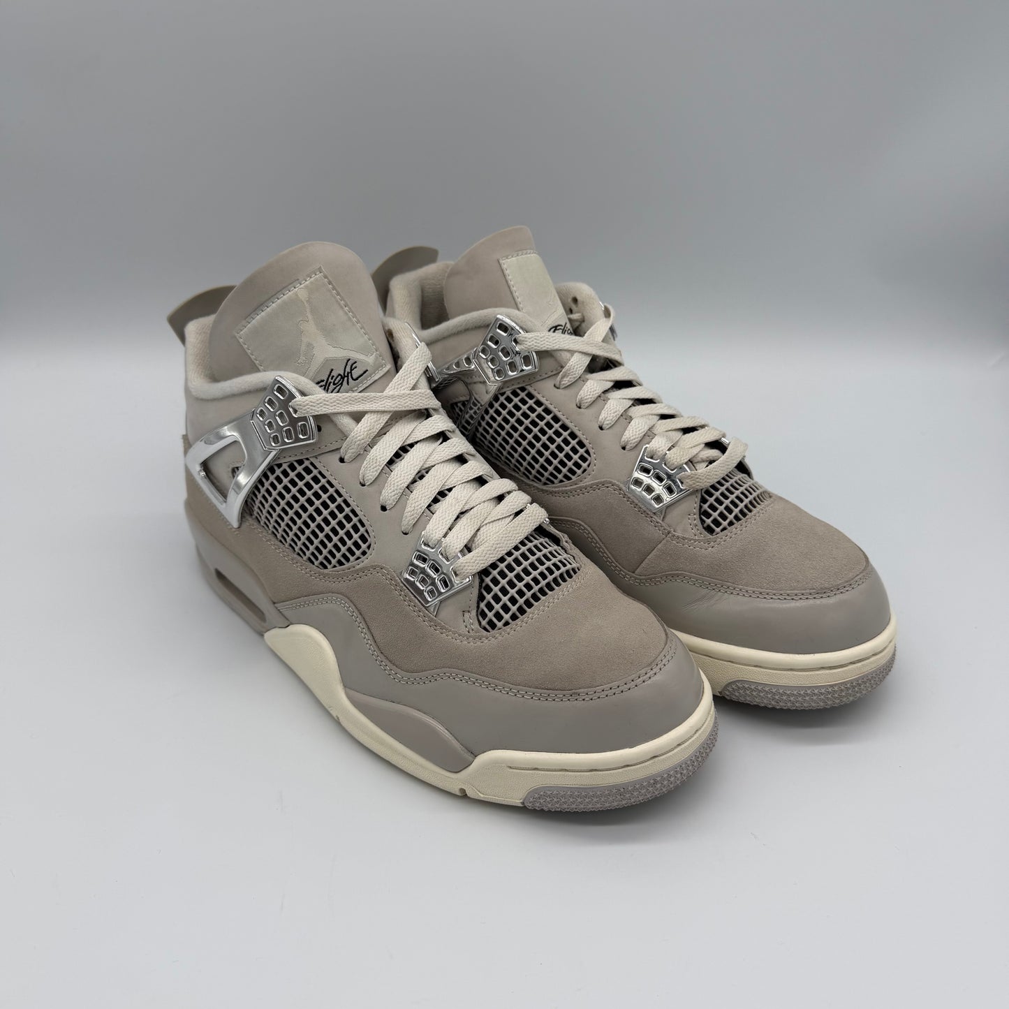 Jordan 4 Retro Frozen Moments (Women's) Pre-owned  US10