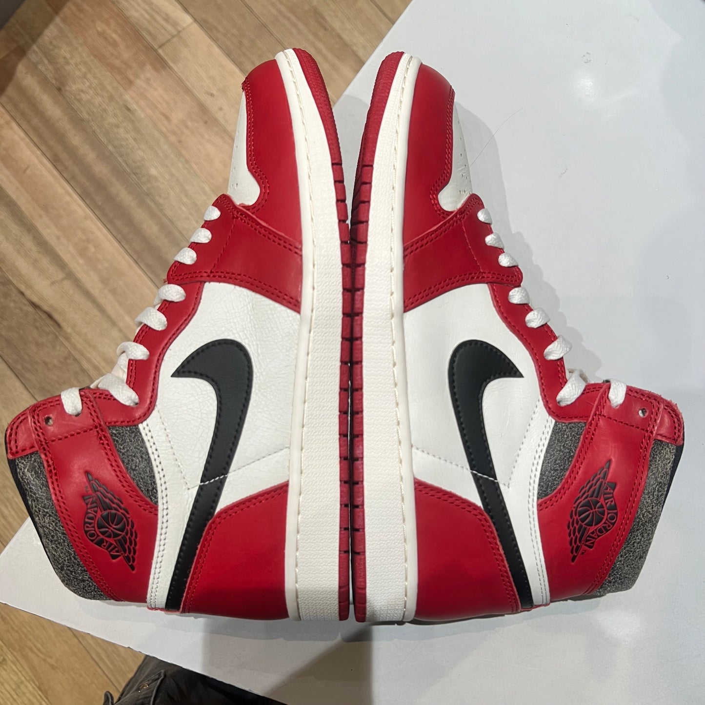 Jordan 1 Retro High OG Chicago Lost and Found Pre-owned US 10.5