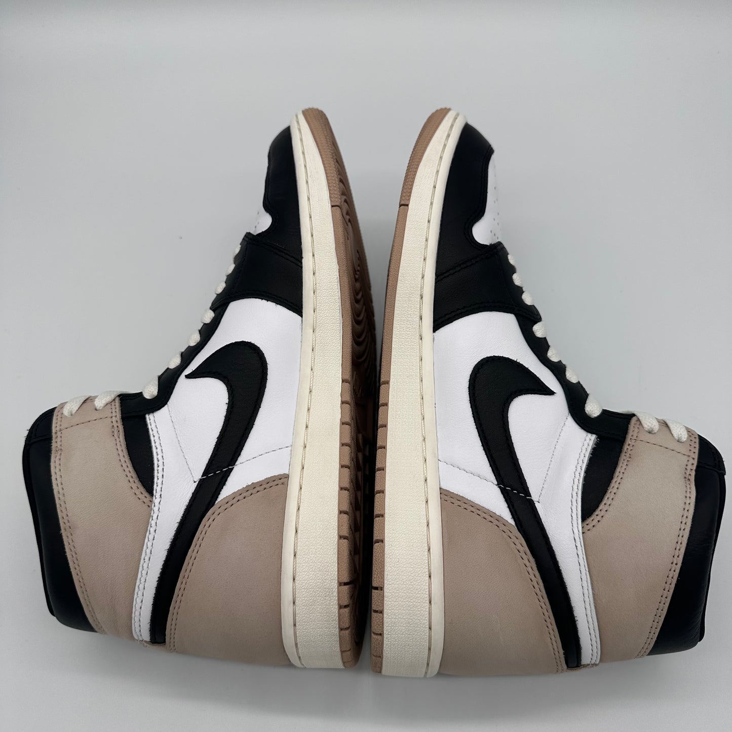Jordan 1 Retro High OG Latte Pre-owned US10.5