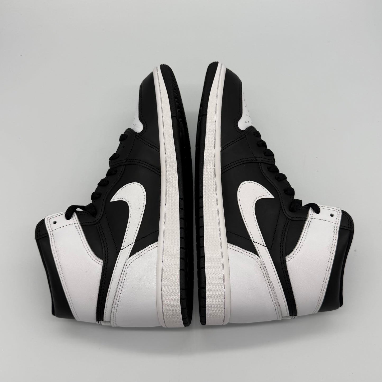 Jordan 1 Retro High OG Black White Pre-owned US11