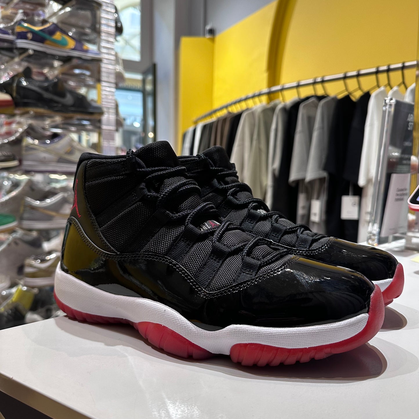 Jordan 11 Retro Playoffs Bred (2019) Pre-Owned